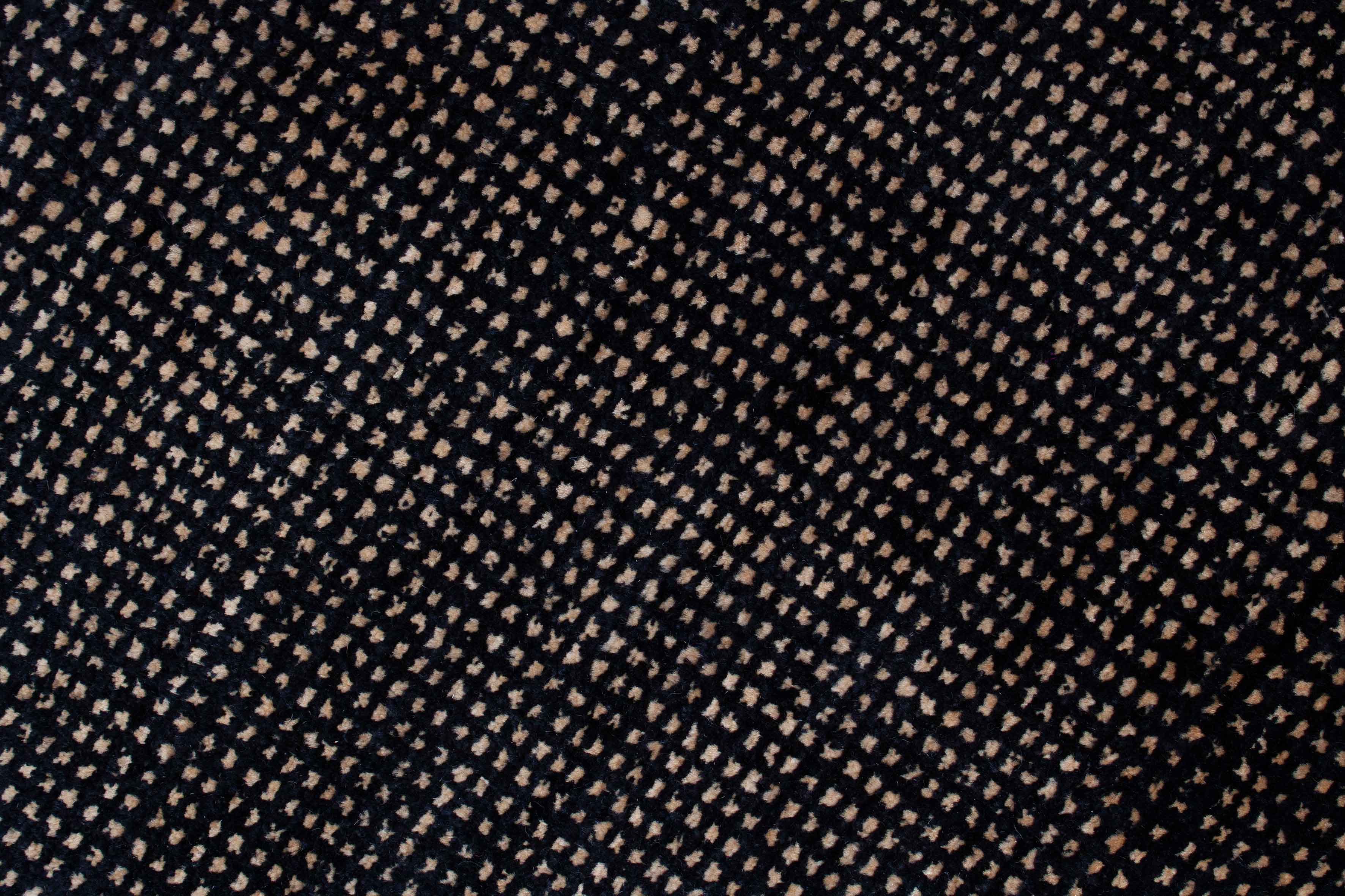 Eine Fotoaufnahme eines Lori Teppichs.