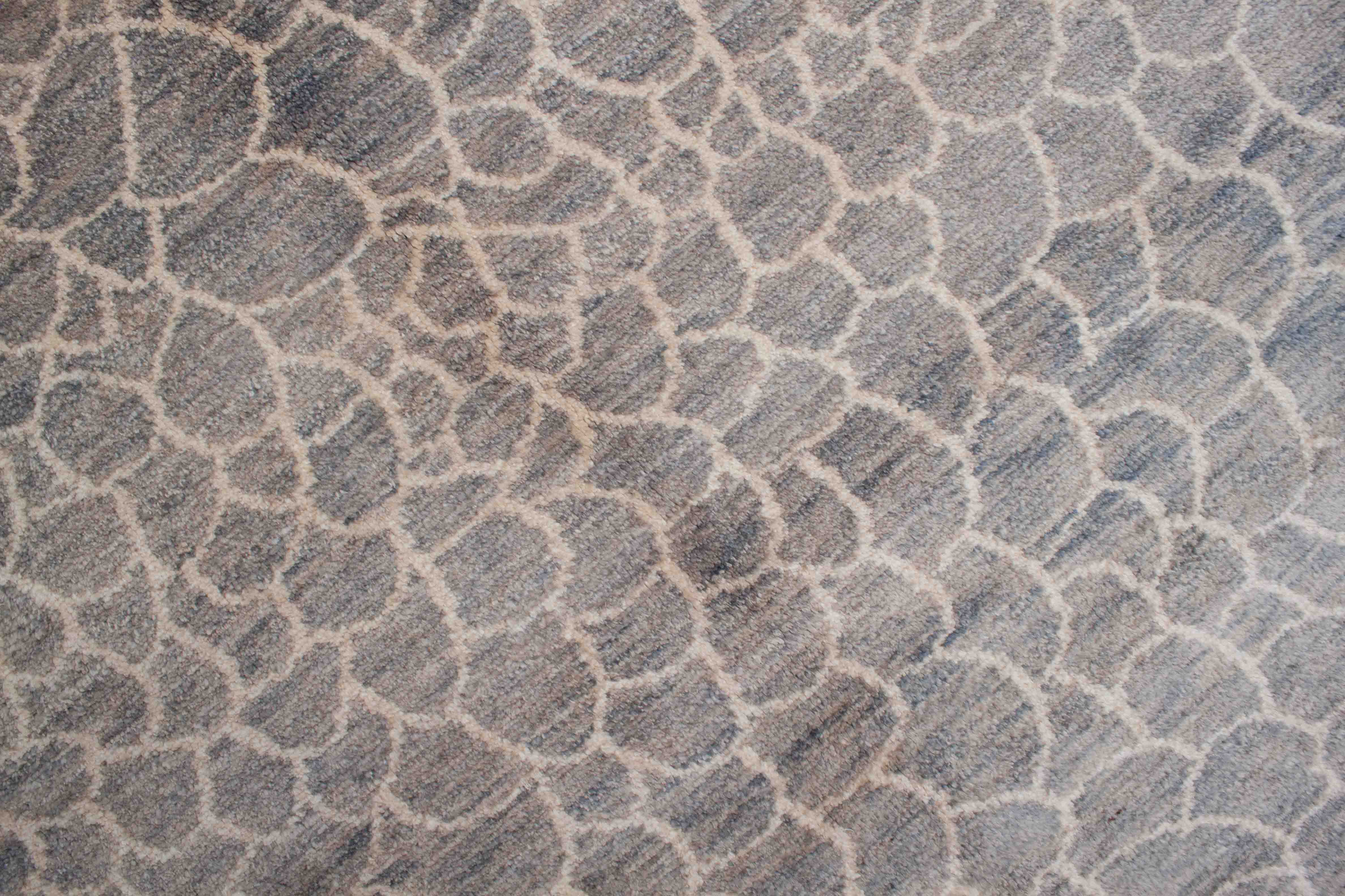 Moderner Beni Berber Teppich in hellgrau und 305 cm x 208 cm groß