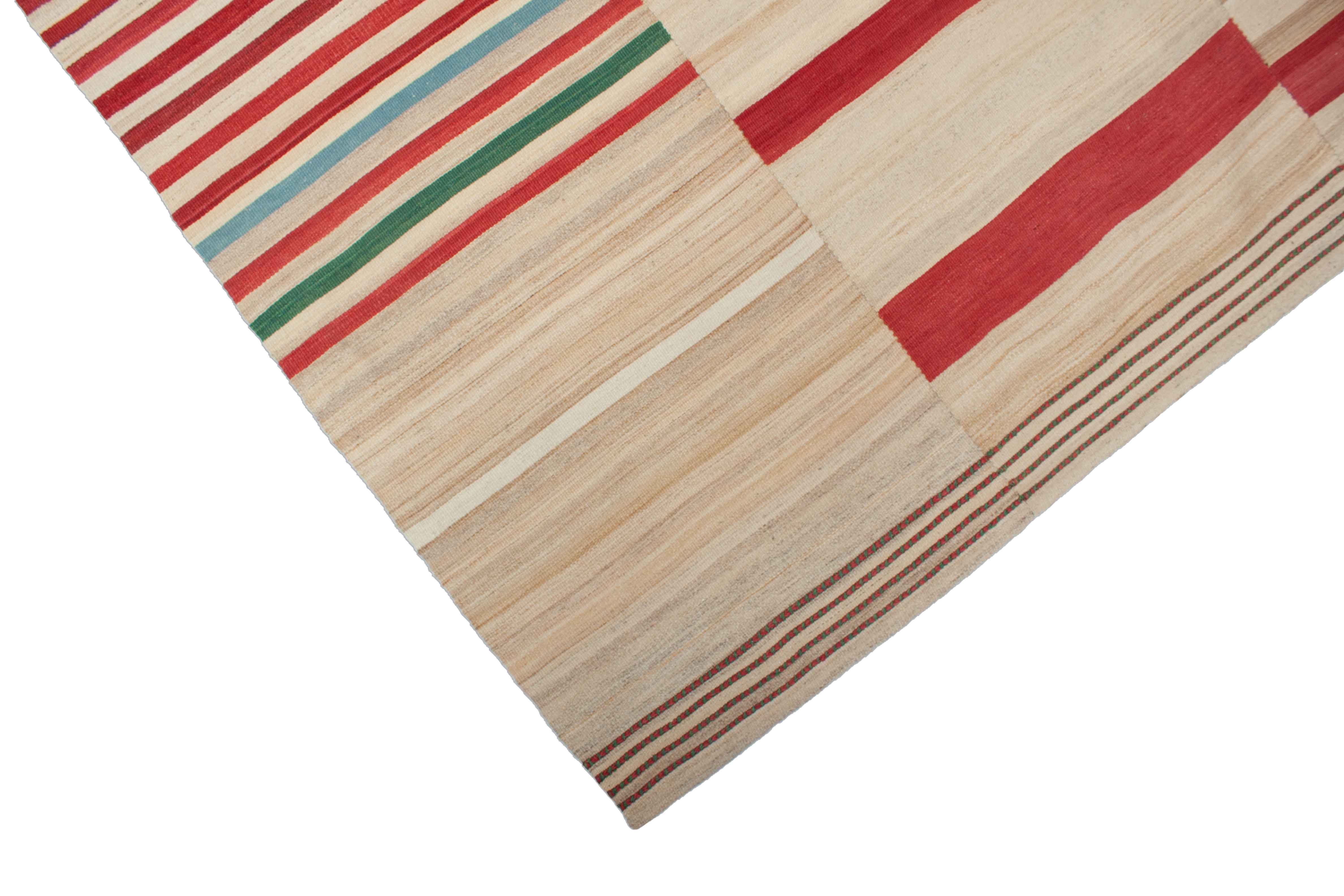 Eine Fotoaufnahme eines Kelim Teppichs.