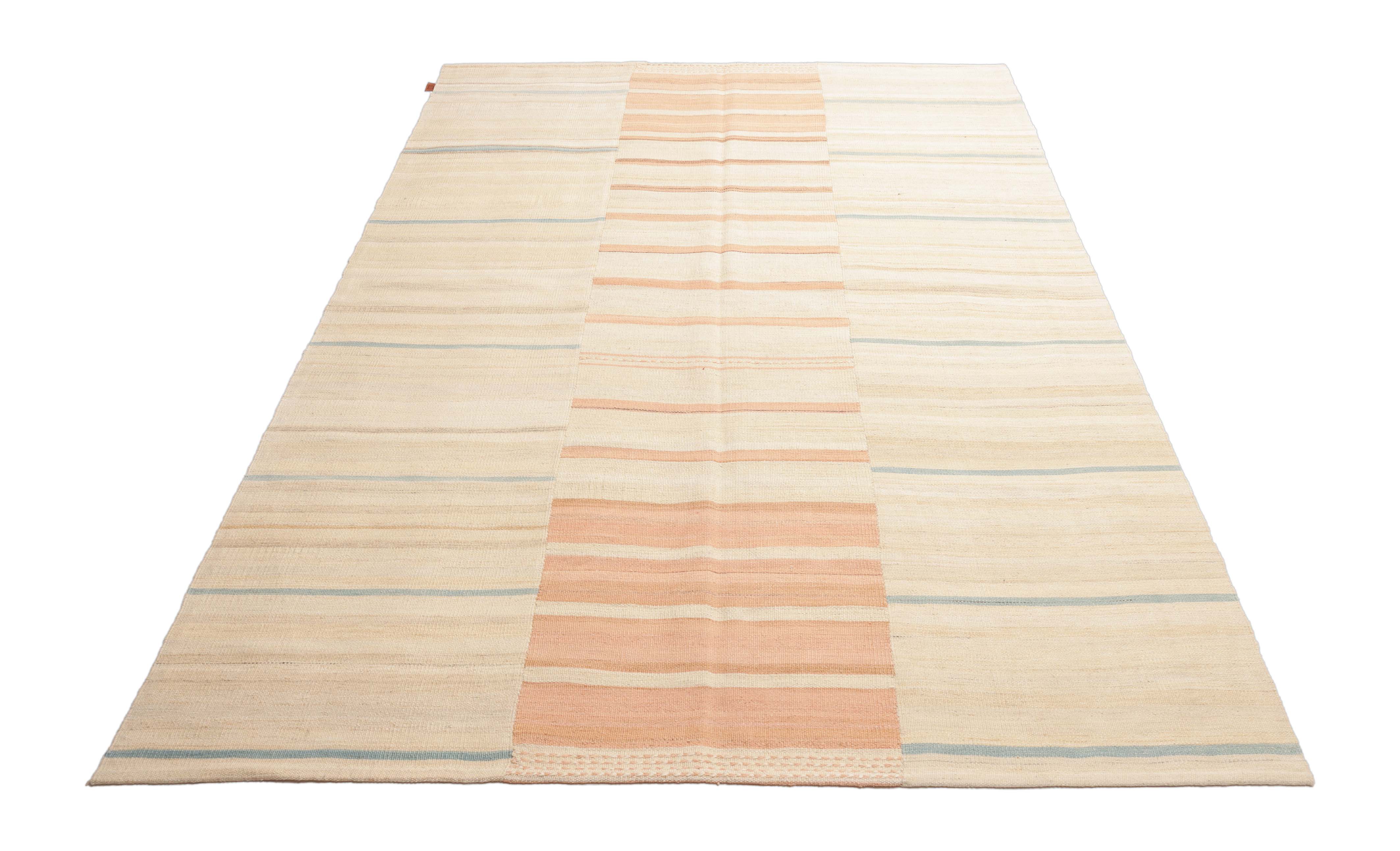Geometrischer Kelim Teppich mit Streifen in beige und 236 cm x 160 cm groß