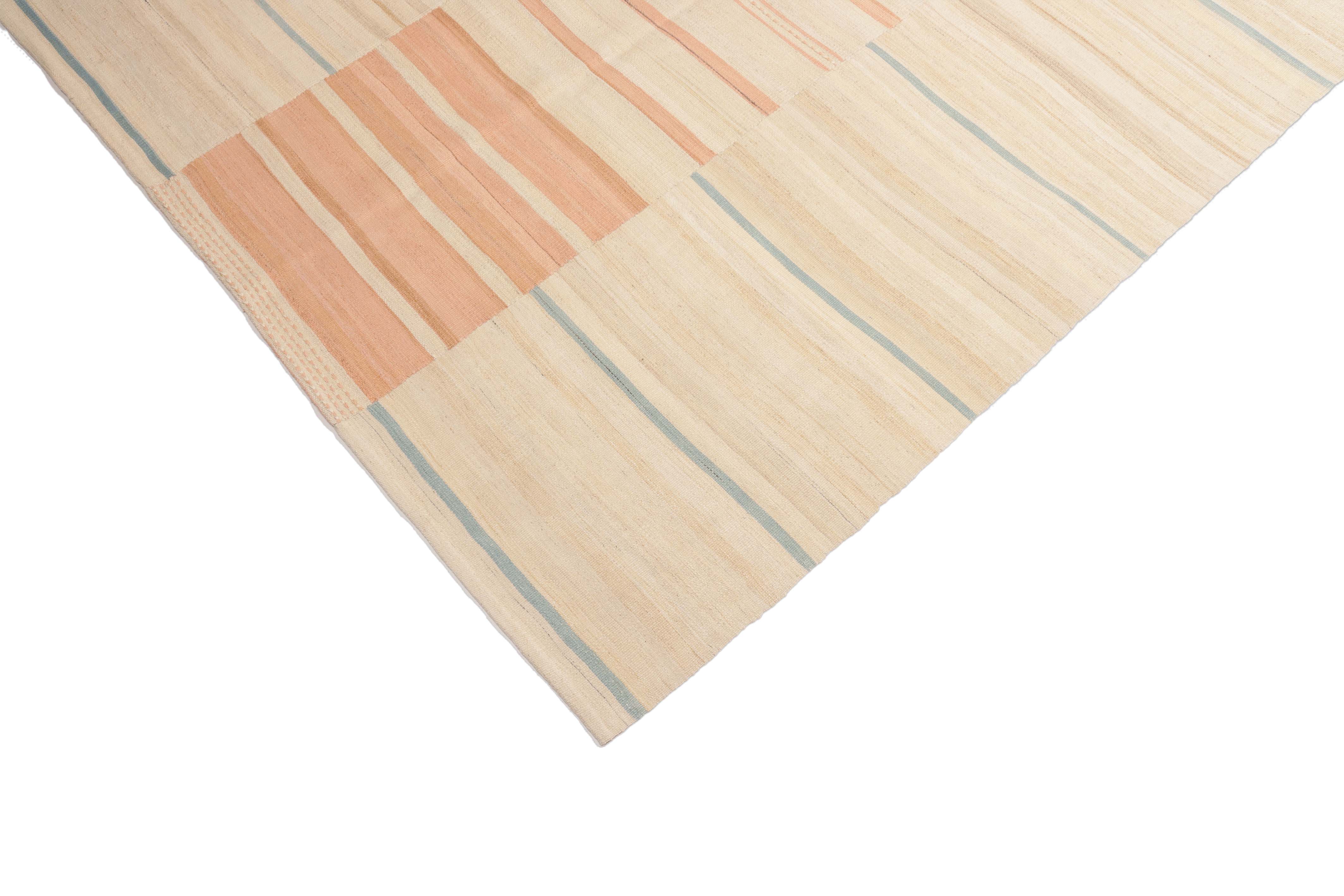 Geometrischer Kelim Teppich mit Streifen in beige und 236 cm x 160 cm groß