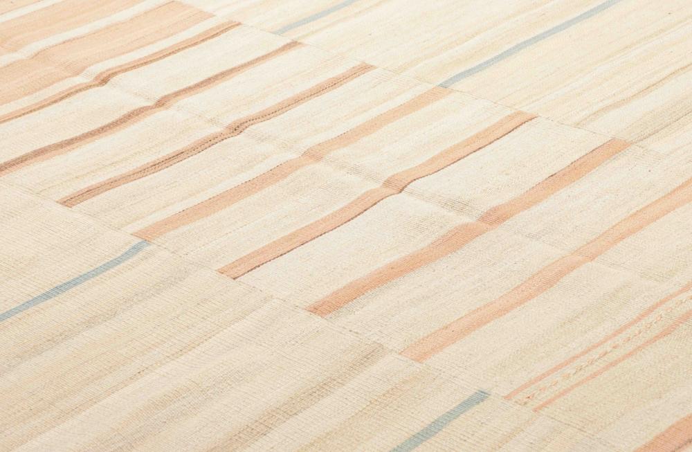Geometrischer Kelim Teppich mit Streifen in beige und 236 cm x 160 cm groß