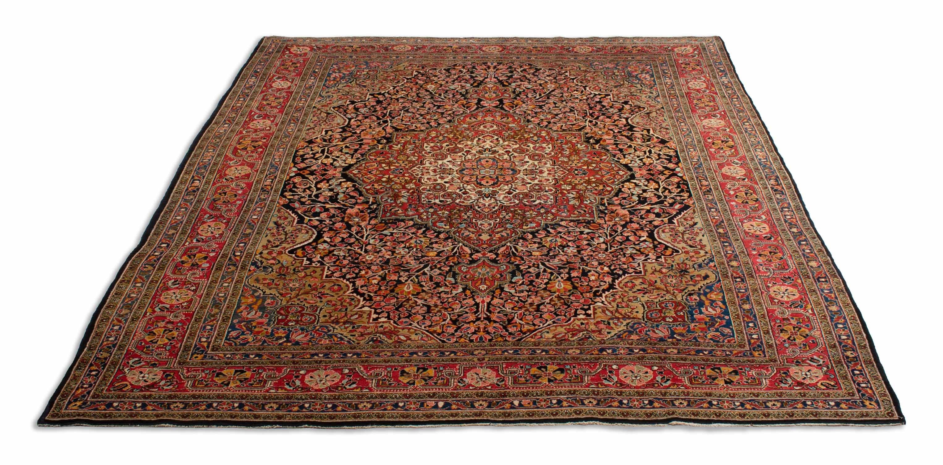 Eine Fotoaufnahme eines Re-Import Sarough Teppichs.