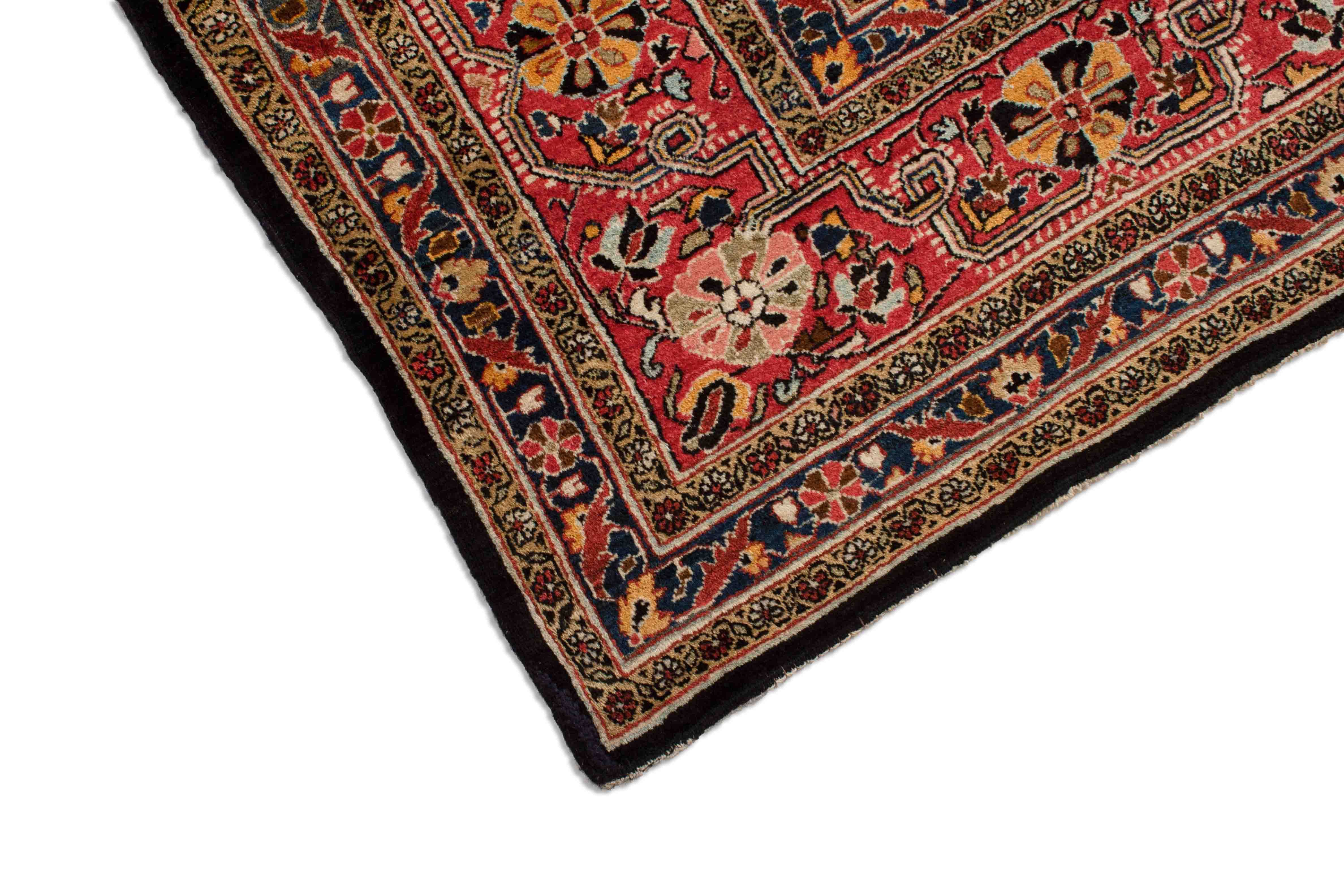 Eine Fotoaufnahme eines Re-Import Sarough Teppichs.