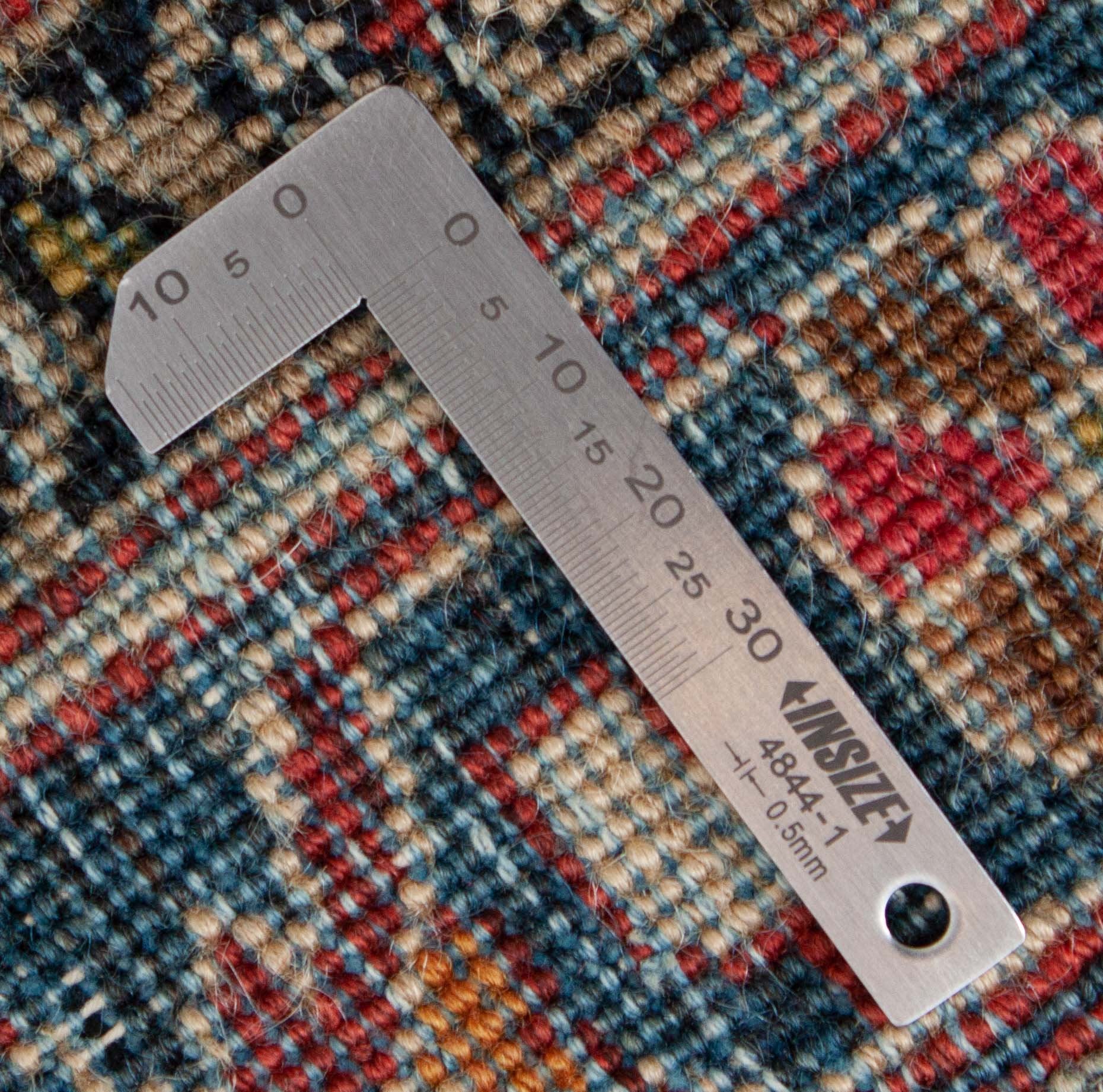 Eine Fotoaufnahme eines Re-Import Sarough Teppichs.