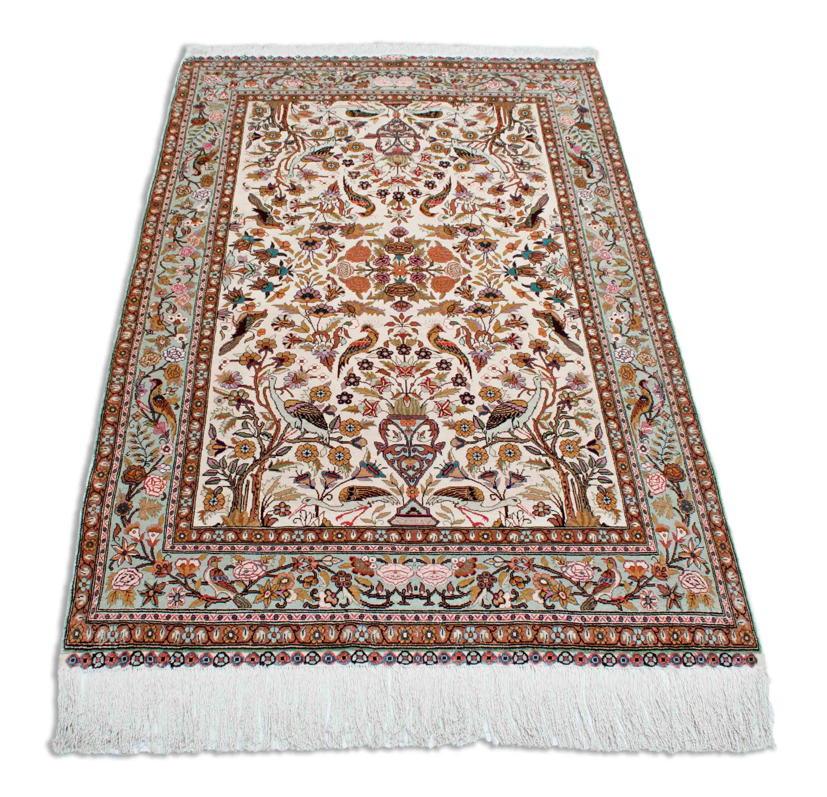 Florale Hereke Teppich aus reiner Seide in cremeweiß und 156 cm x 90 cm groß