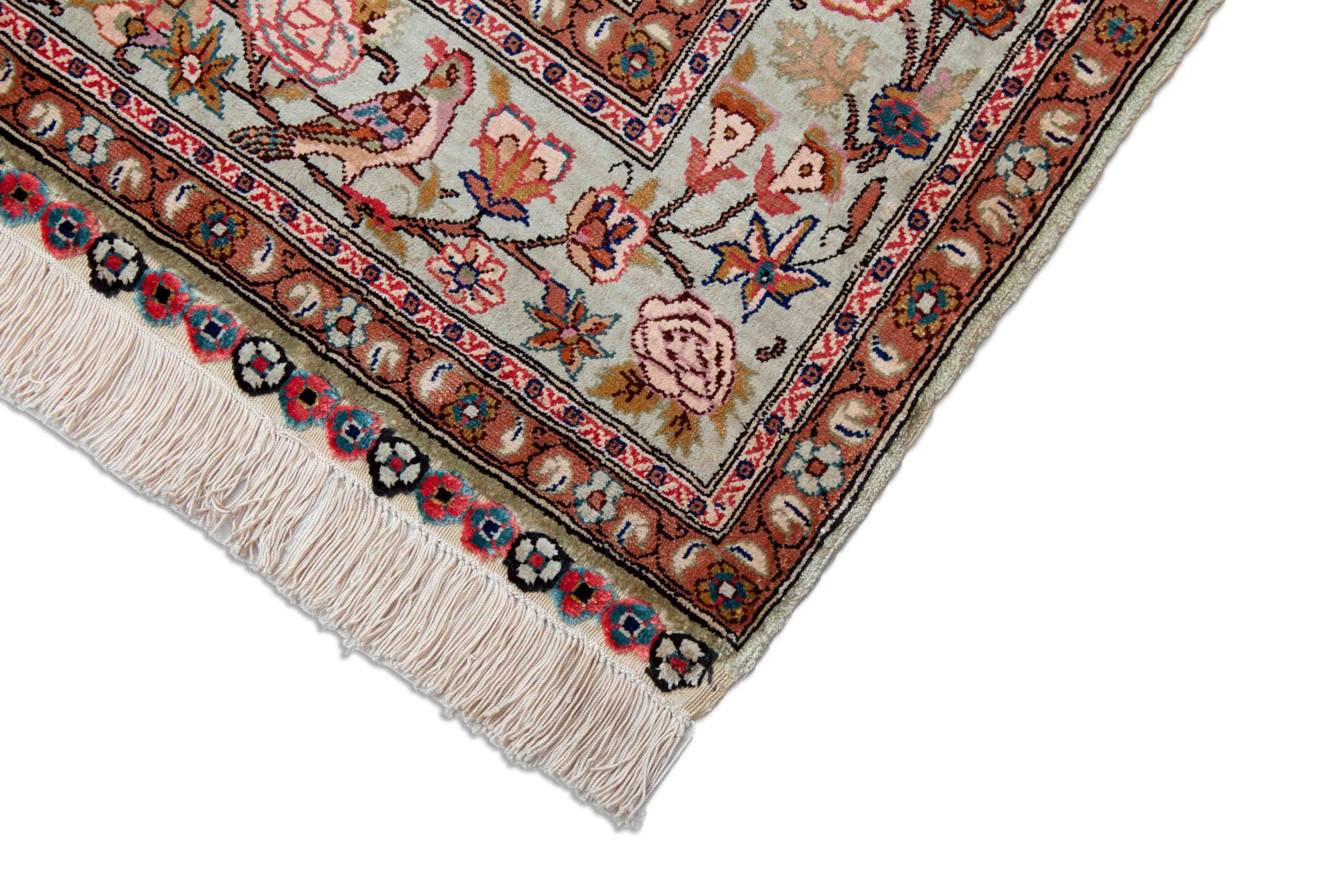 Florale Hereke Teppich aus reiner Seide in cremeweiß und 156 cm x 90 cm groß