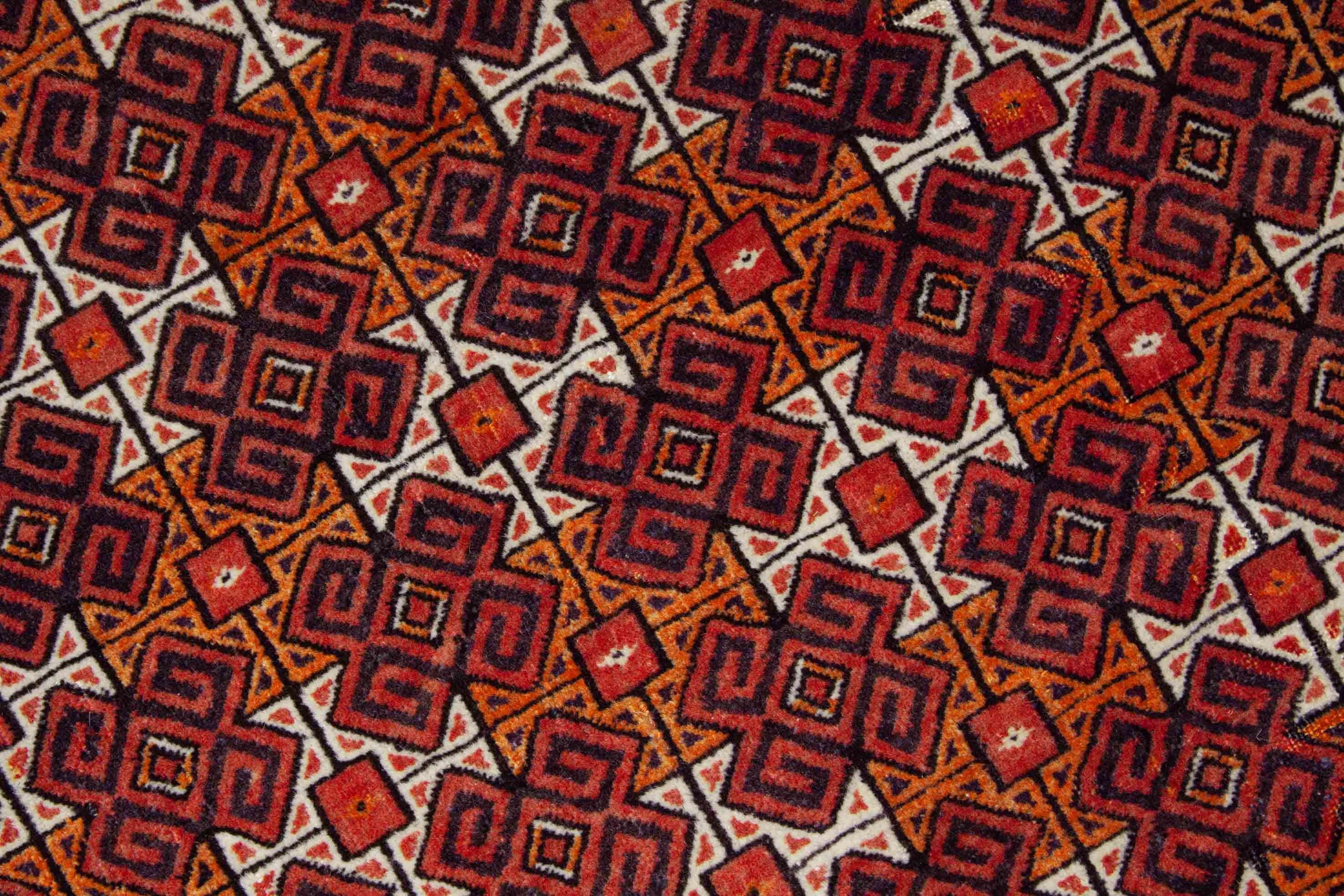 Turkmenischer Teppich in rostrot und 157 cm x 125 cm groß