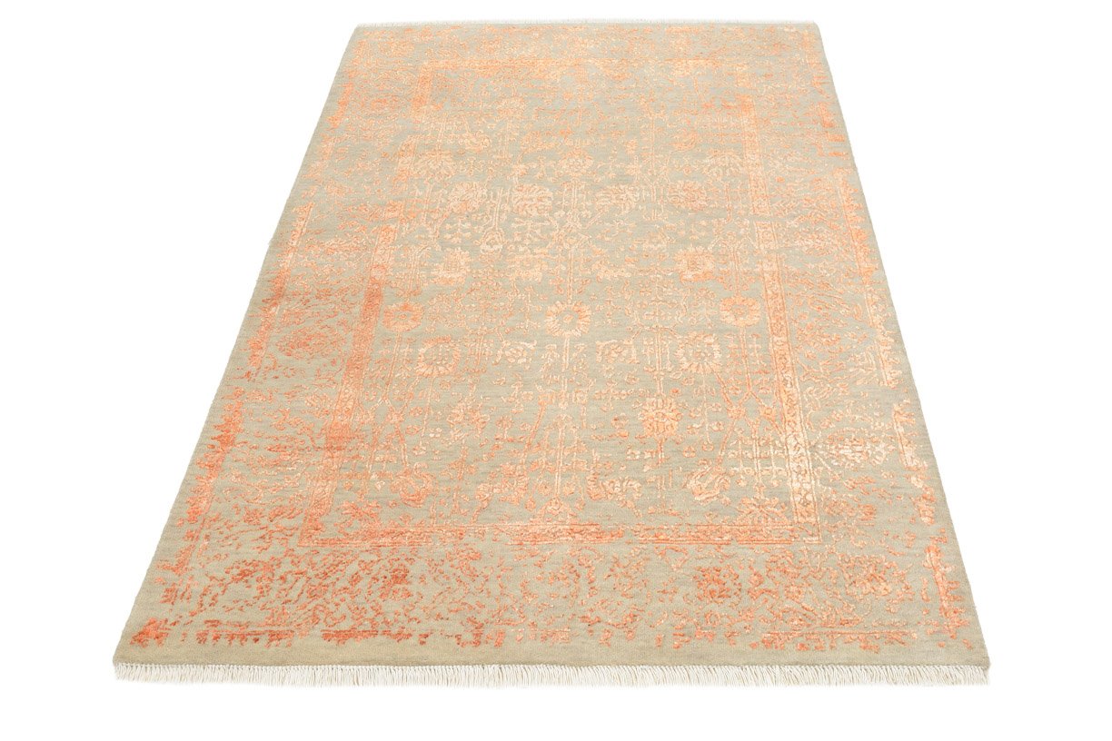 Eine Fotoaufnahme eines New Teheran Teppichs.