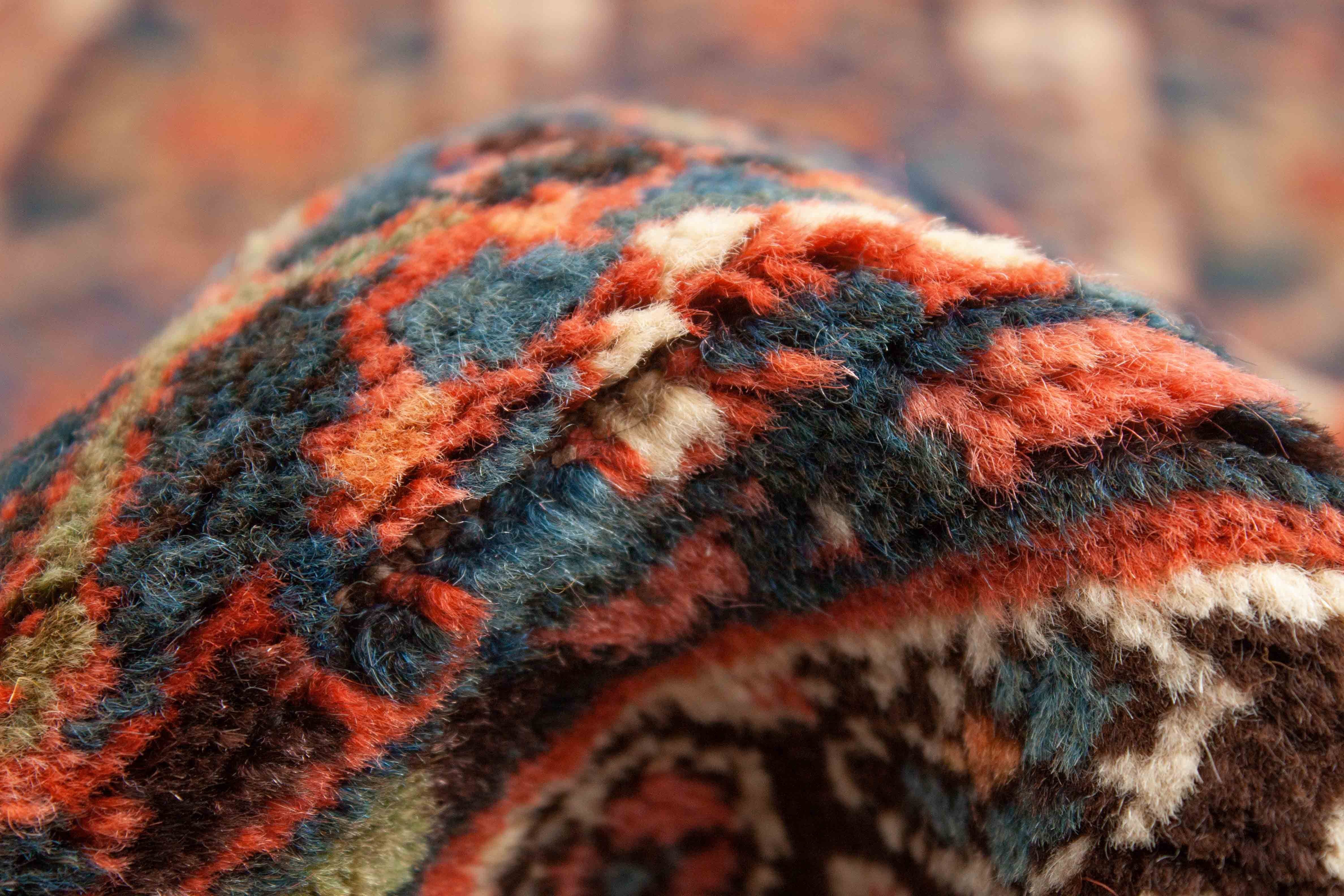 Eine Fotoaufnahme eines Bidjar Teppichs.