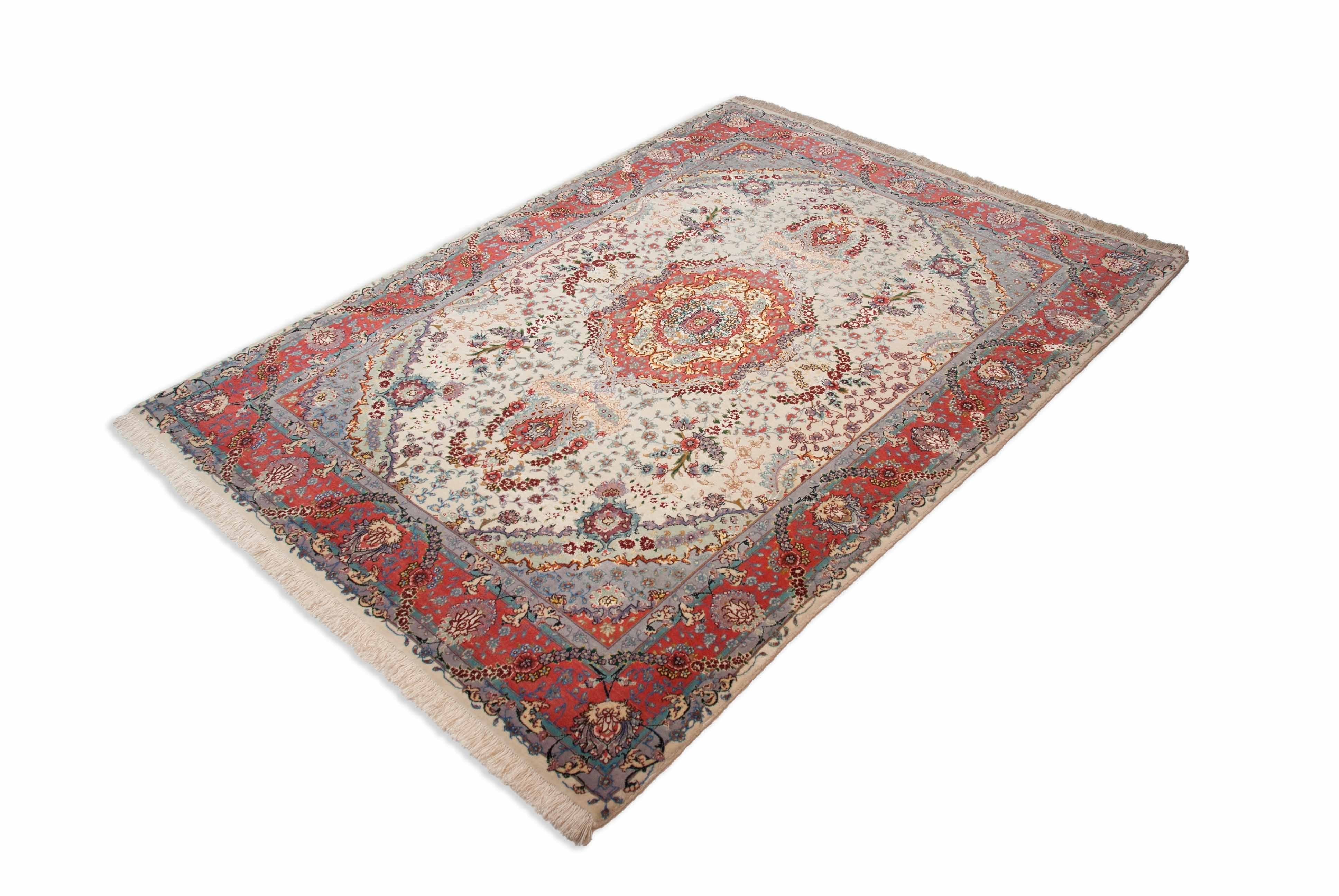 Eine Fotoaufnahme eines Täbriz Teppichs.