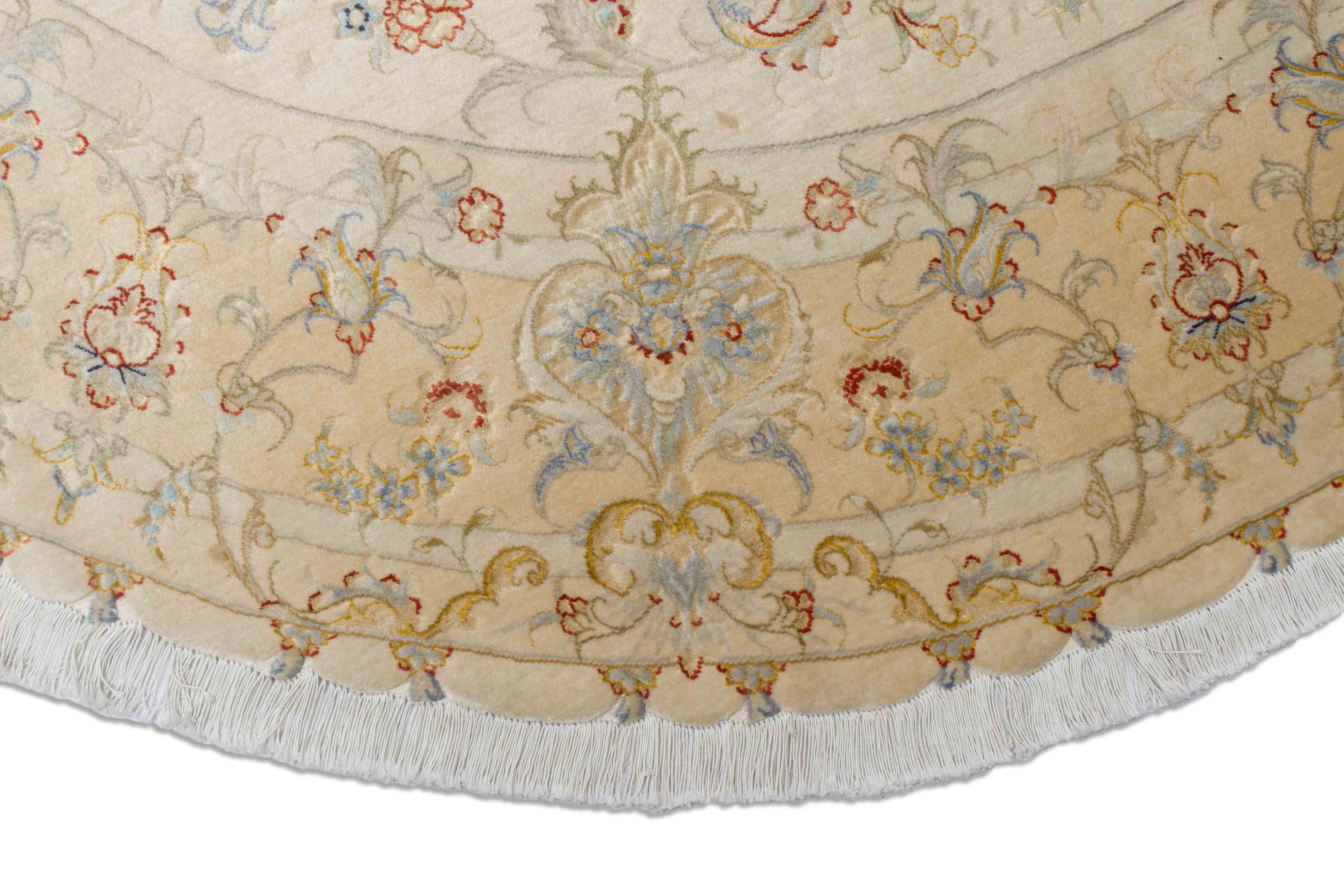 Eine Fotoaufnahme eines Täbriz Teppichs.