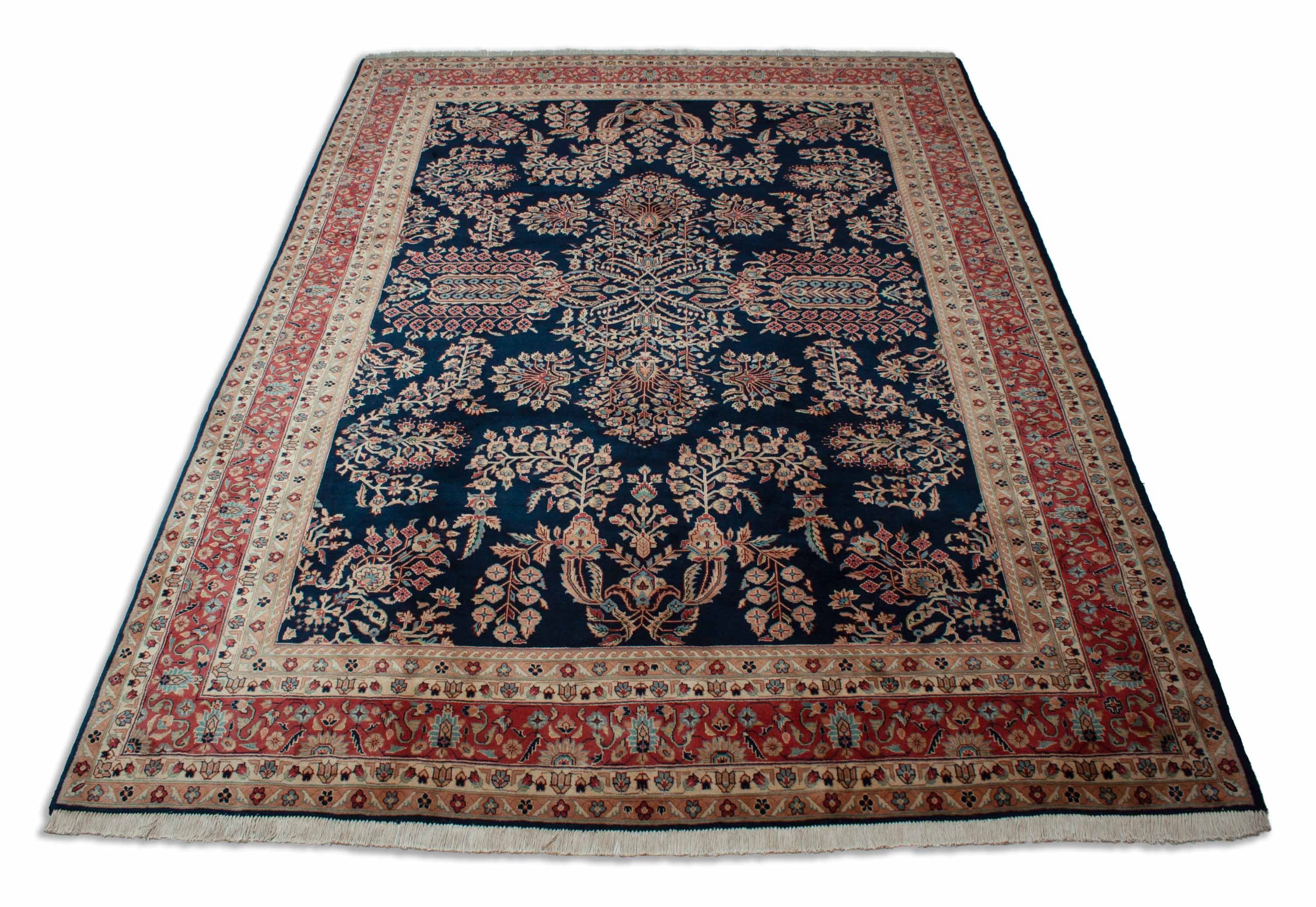 Eine Fotoaufnahme eines Sarough Teppichs.