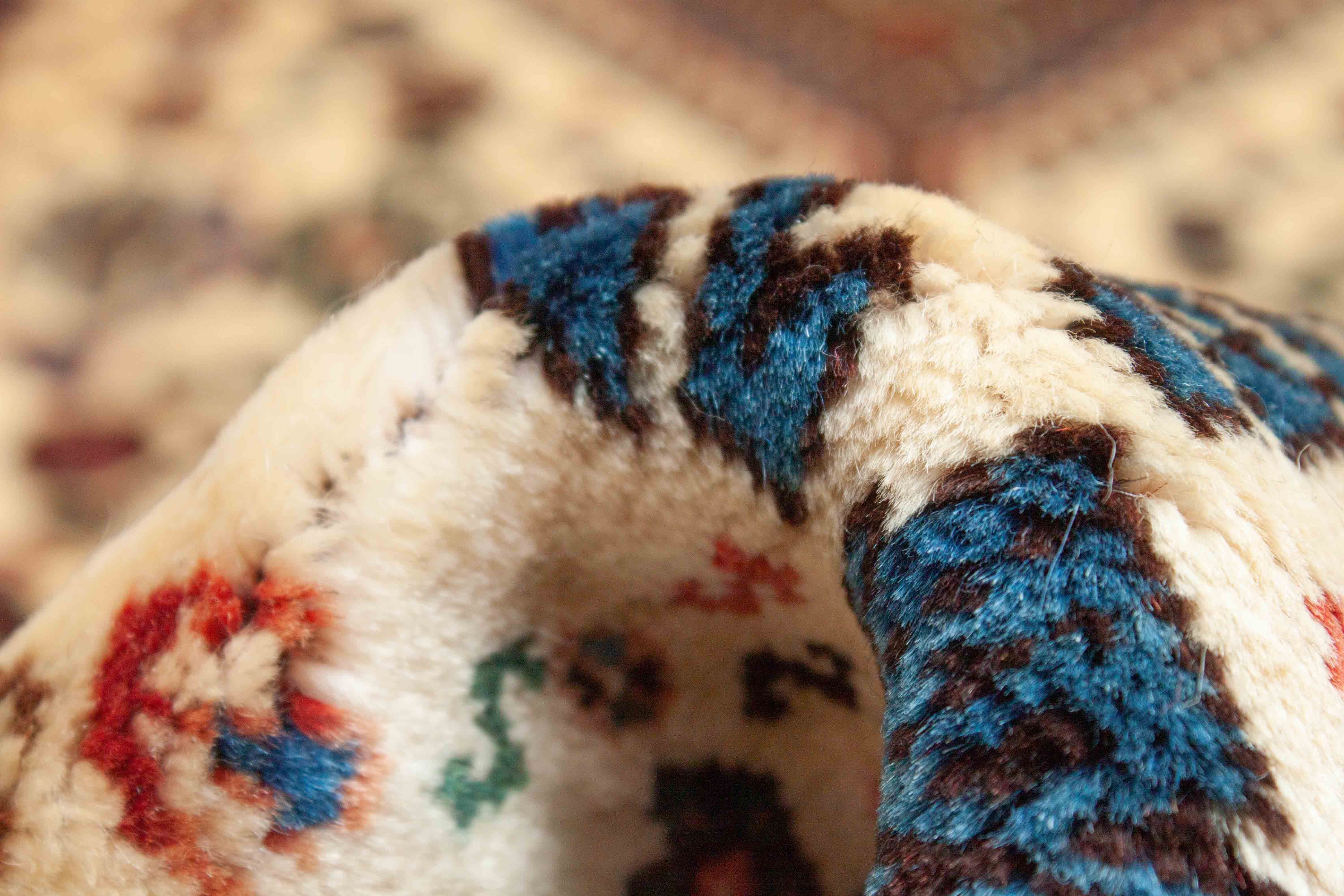 Eine Fotoaufnahme eines Yalameh Teppichs.