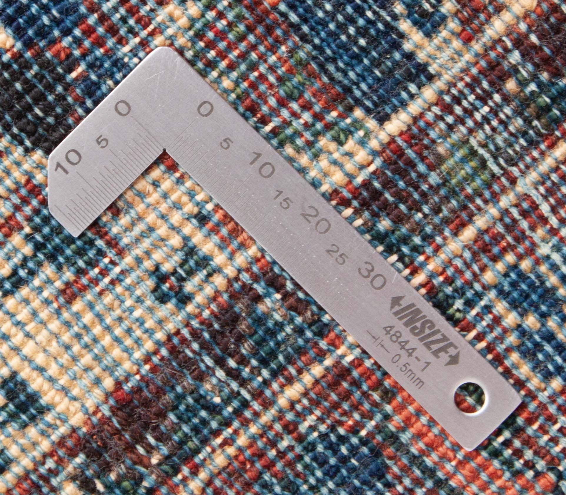 Eine Fotoaufnahme eines Abadeh Teppichs.