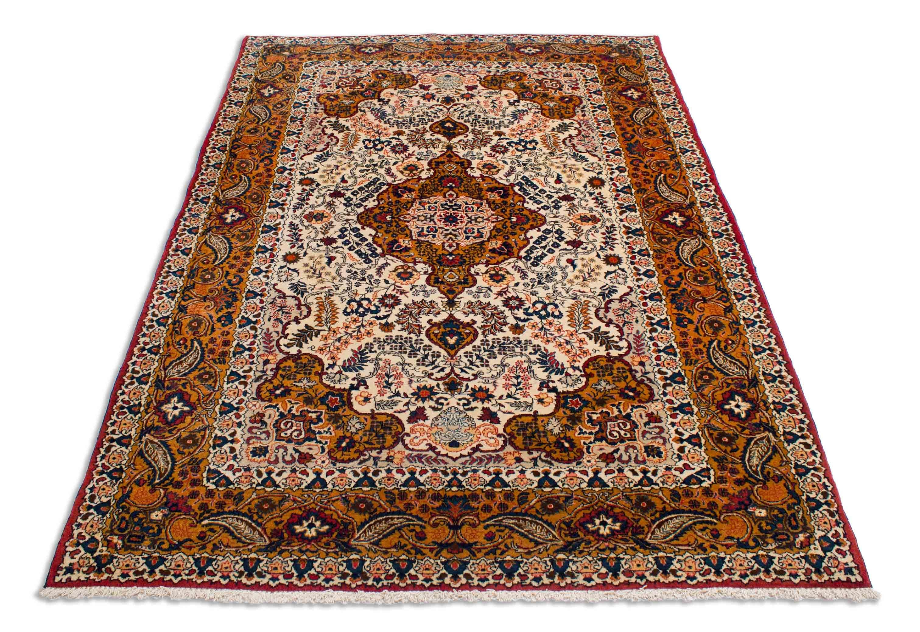 Eine Fotoaufnahme eines Keshan Teppichs.