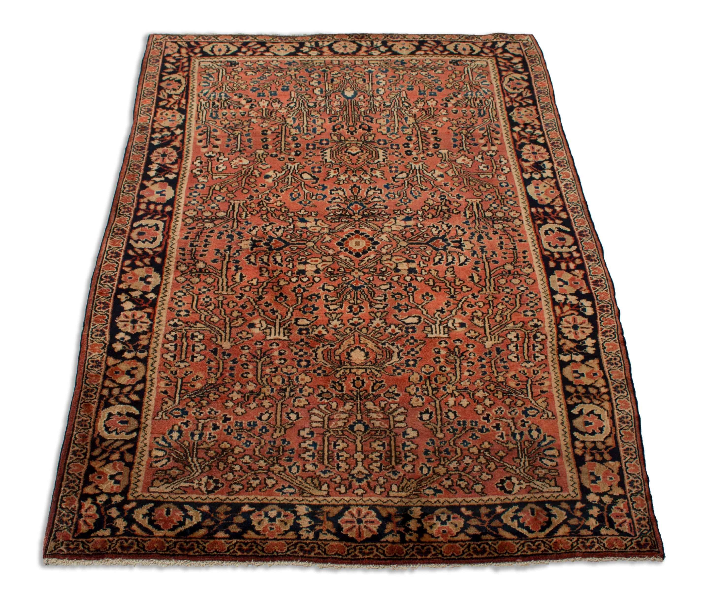 Eine Fotoaufnahme eines Re-Import Sarough Teppichs.