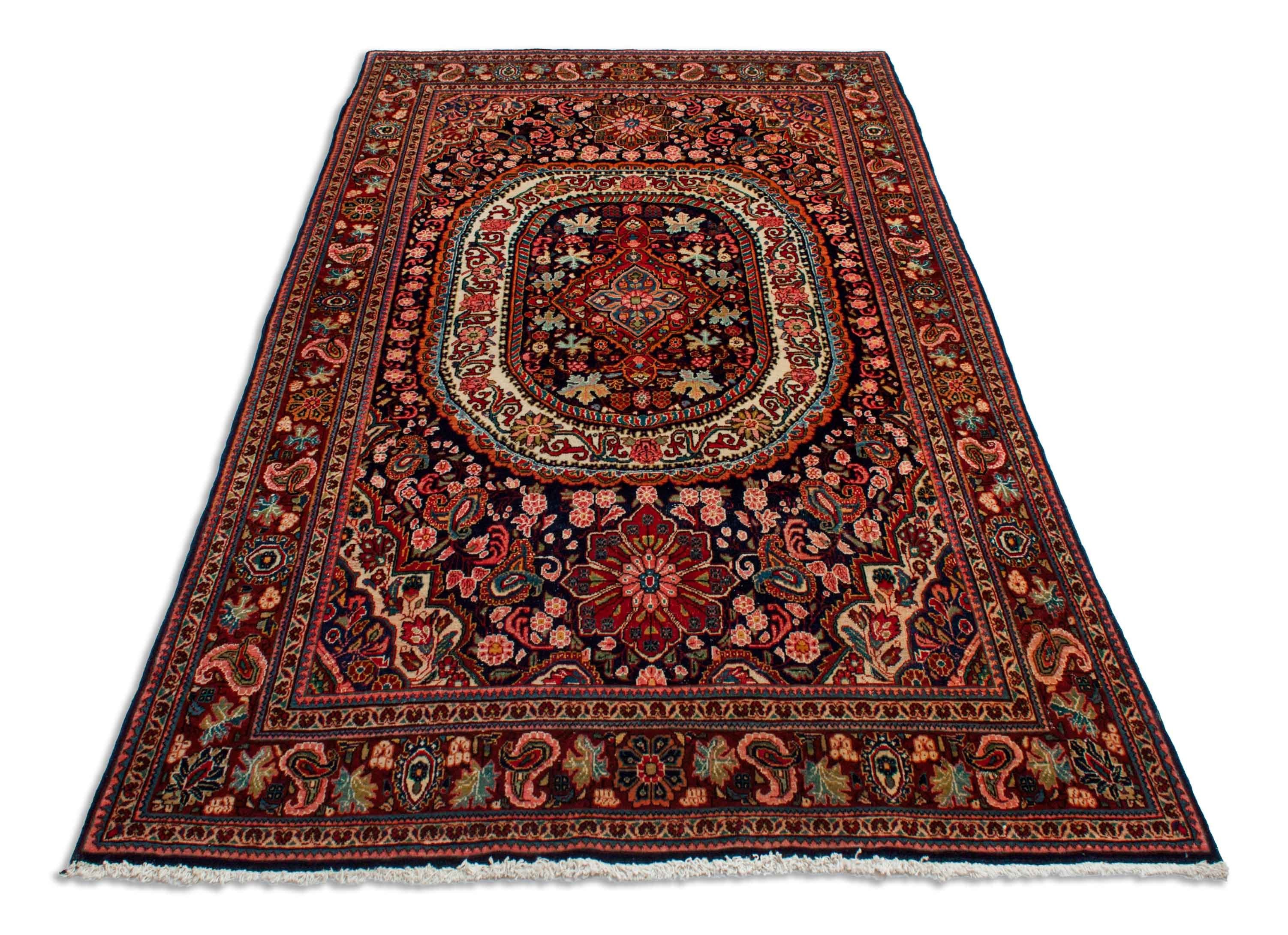 Eine Fotoaufnahme eines Sarough Teppichs.