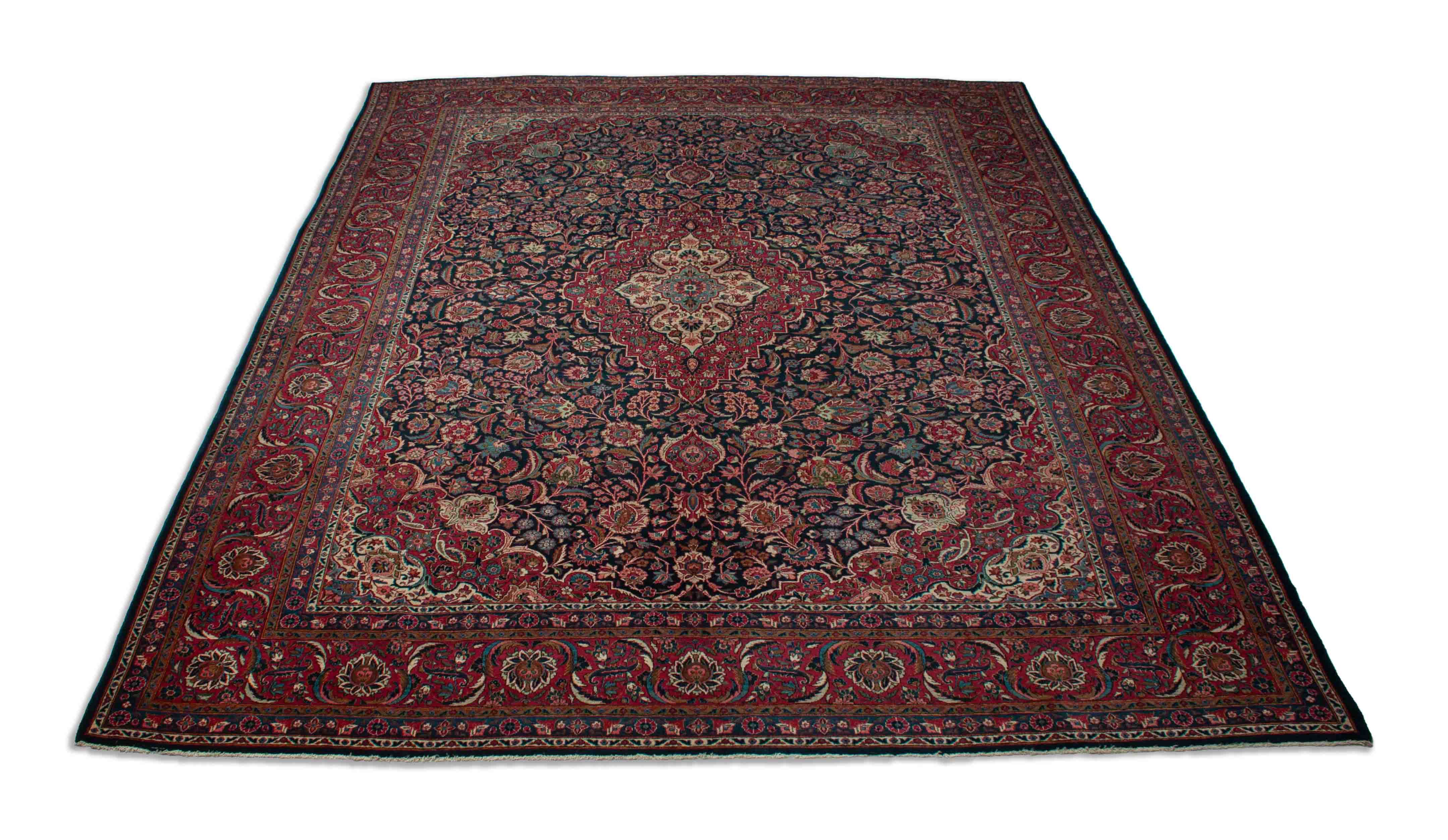 Eine Fotoaufnahme eines Keshan Teppichs.