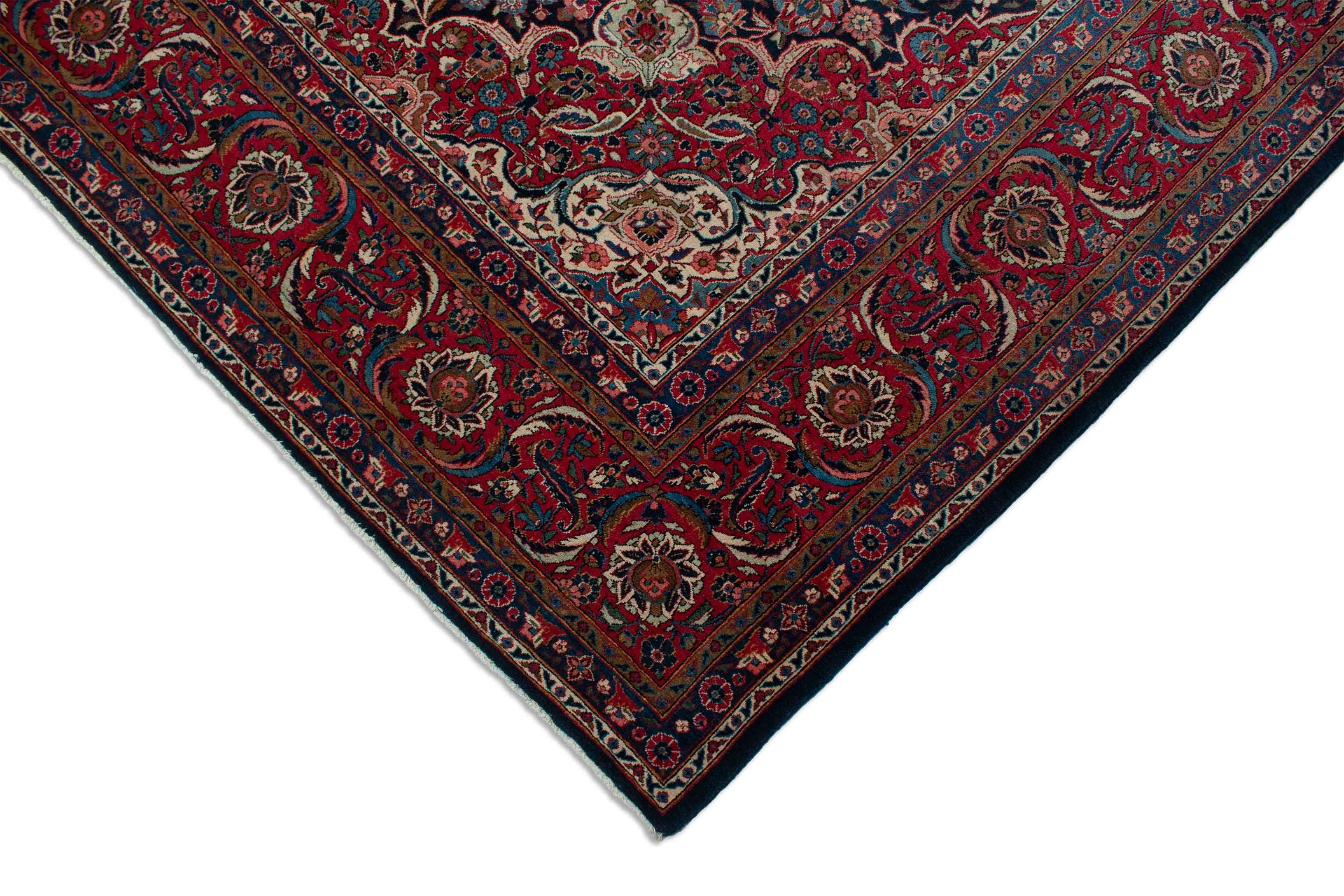 Eine Fotoaufnahme eines Keshan Teppichs.
