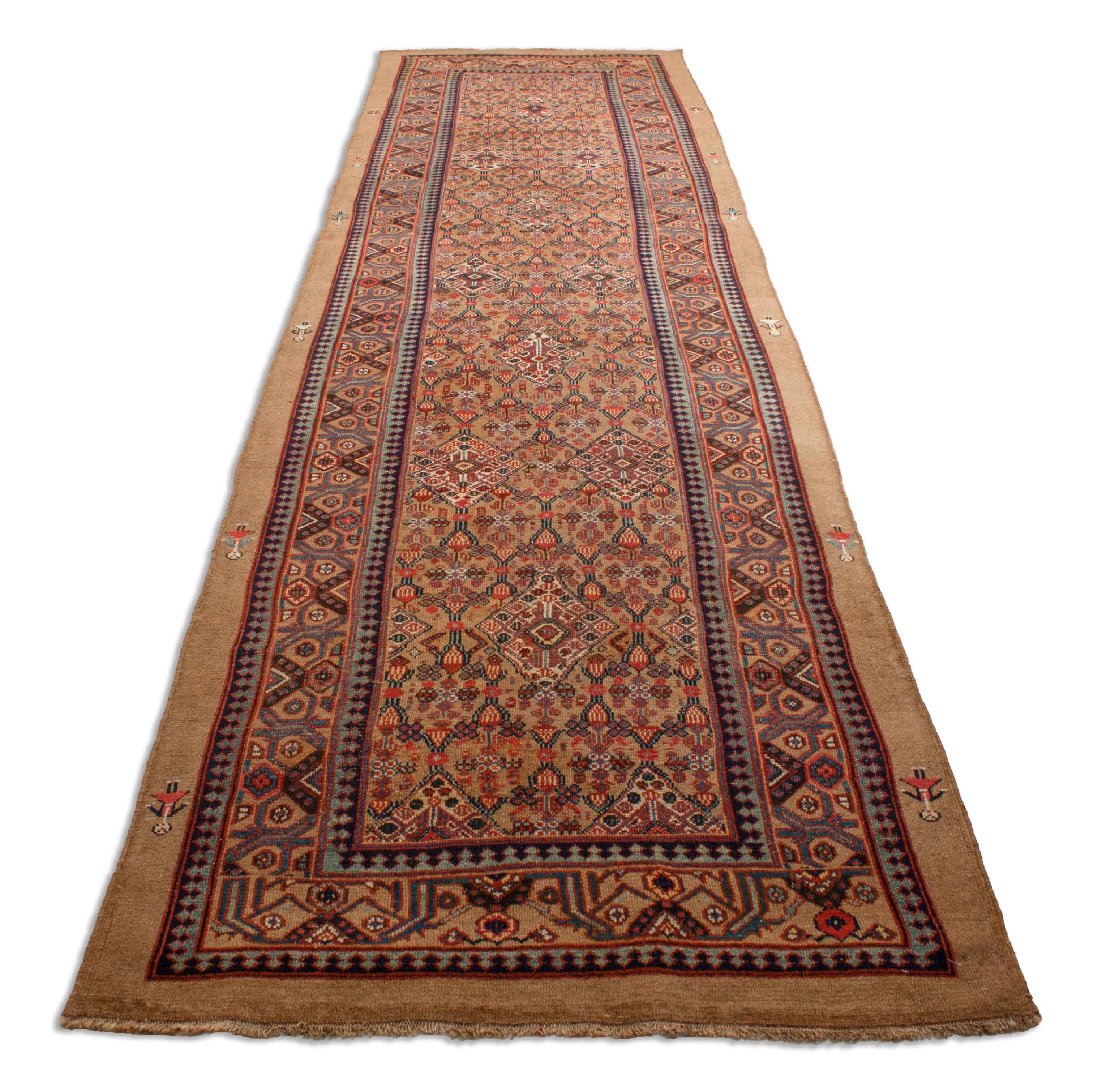 Eine Fotoaufnahme eines Hamadan Teppichs.