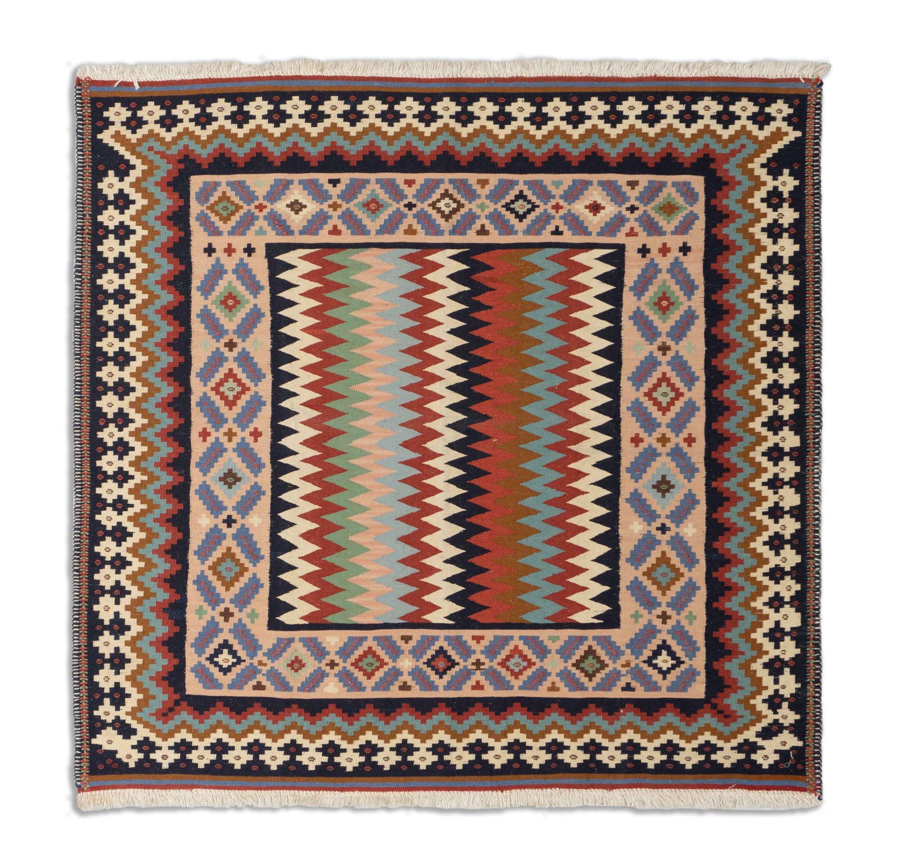 Eine Fotoaufnahme eines Sofreh Teppichs.