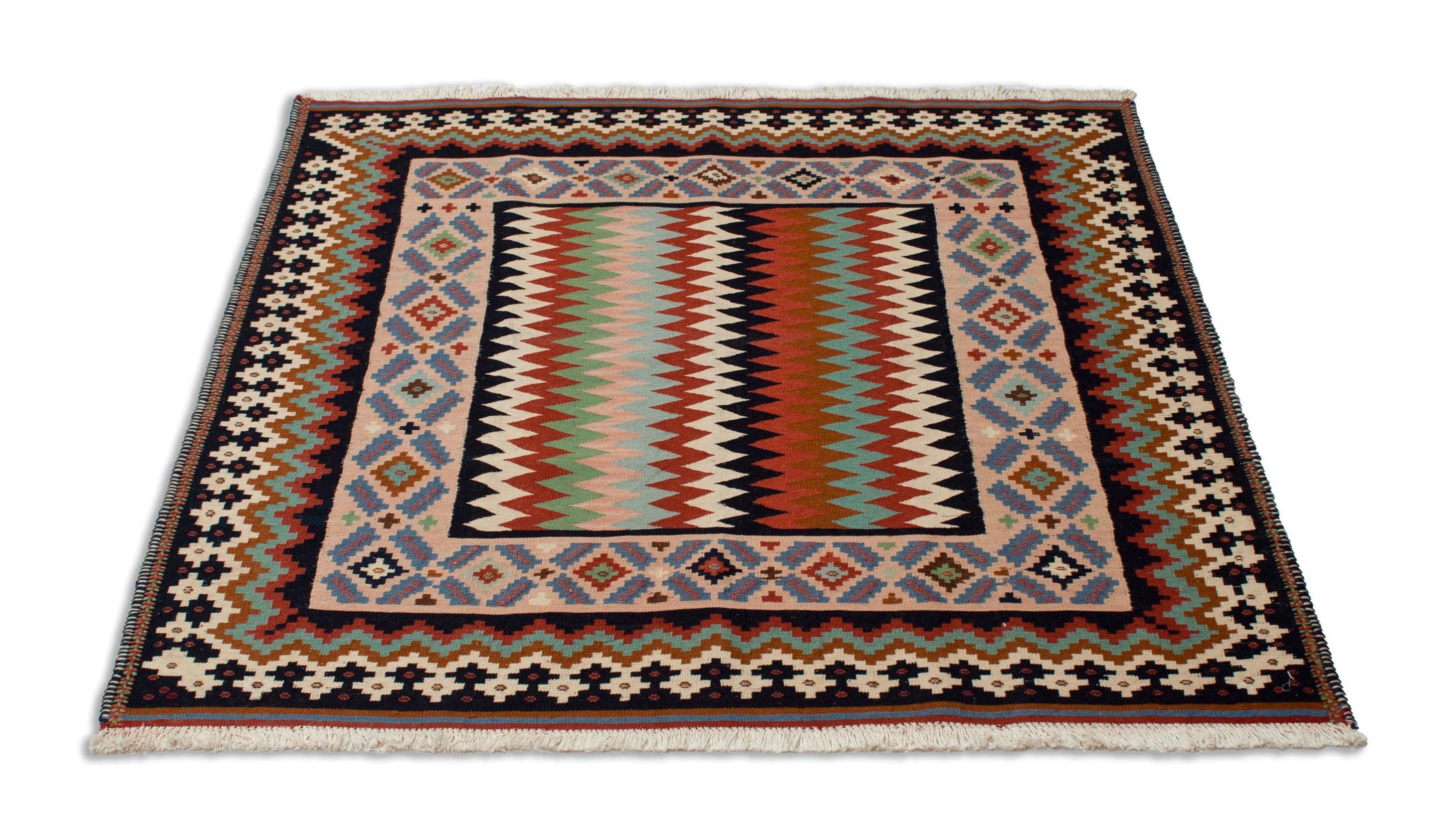 Eine Fotoaufnahme eines Sofreh Teppichs.