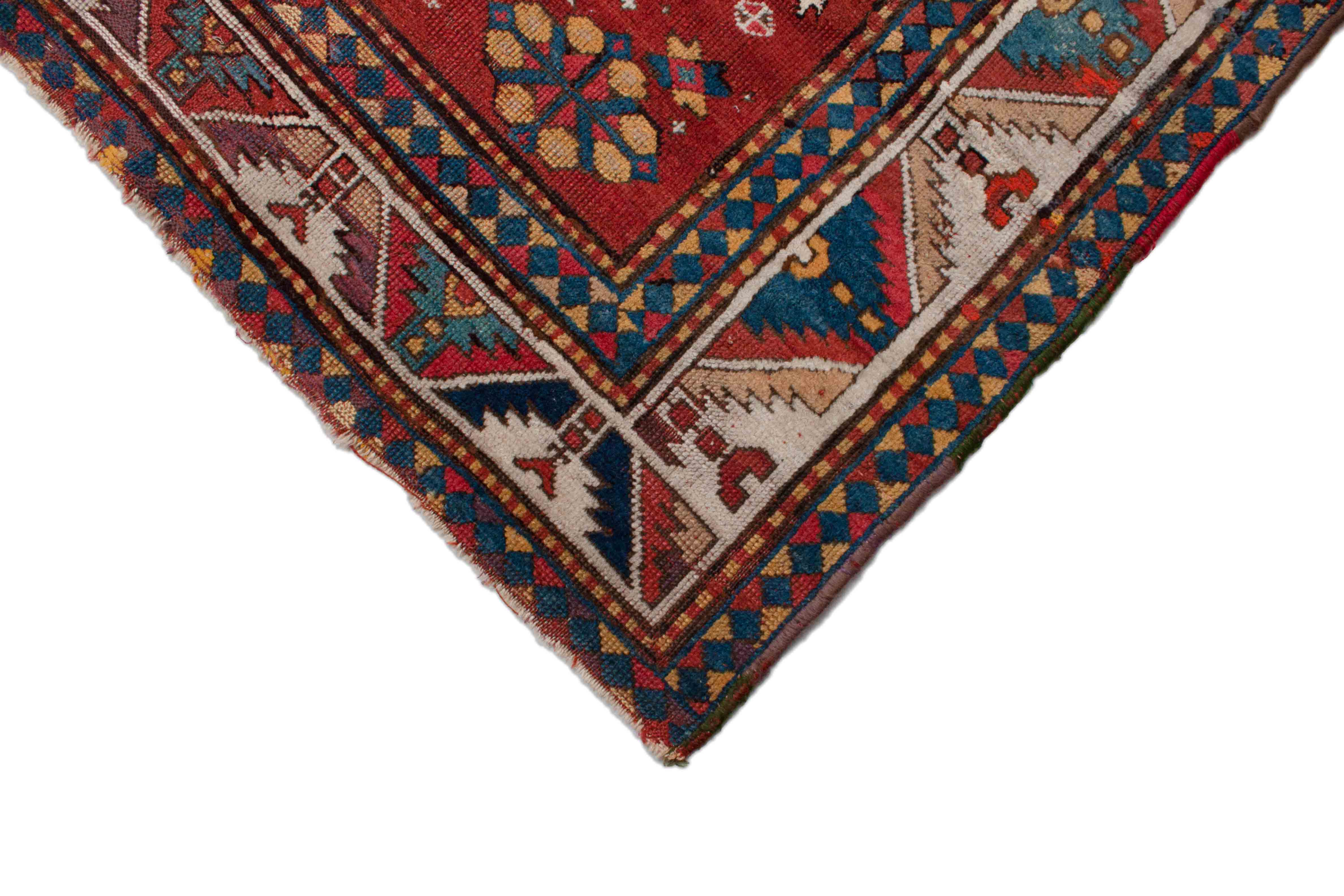 Antiker Kazak Teppich in hellrot, beige und 212 cm x 178 cm groß