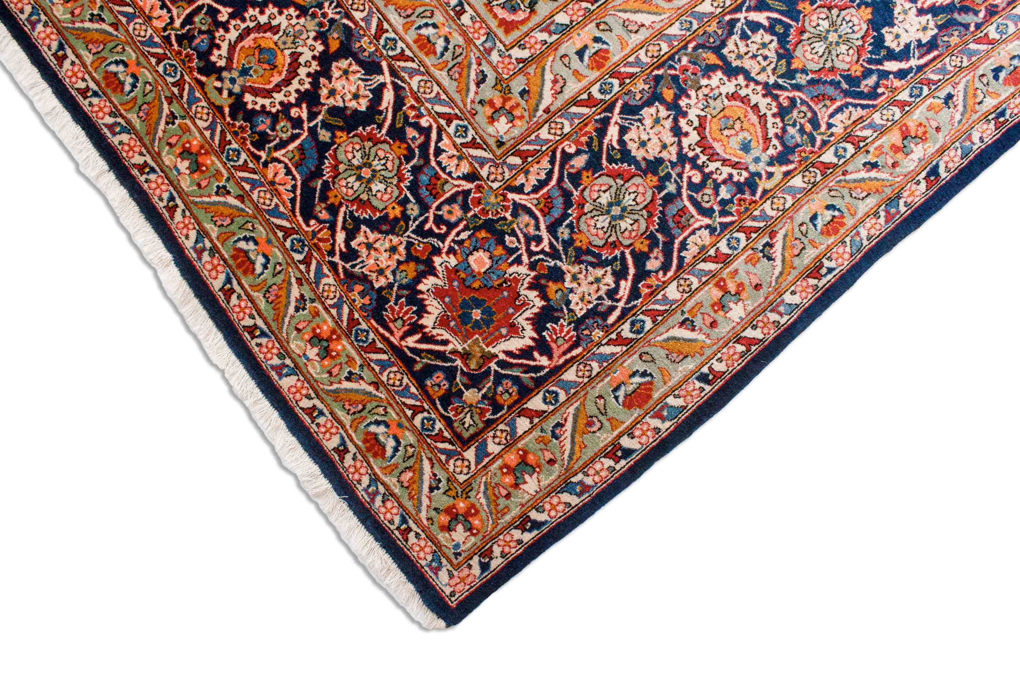 Eine Fotoaufnahme eines Keshan Teppichs.