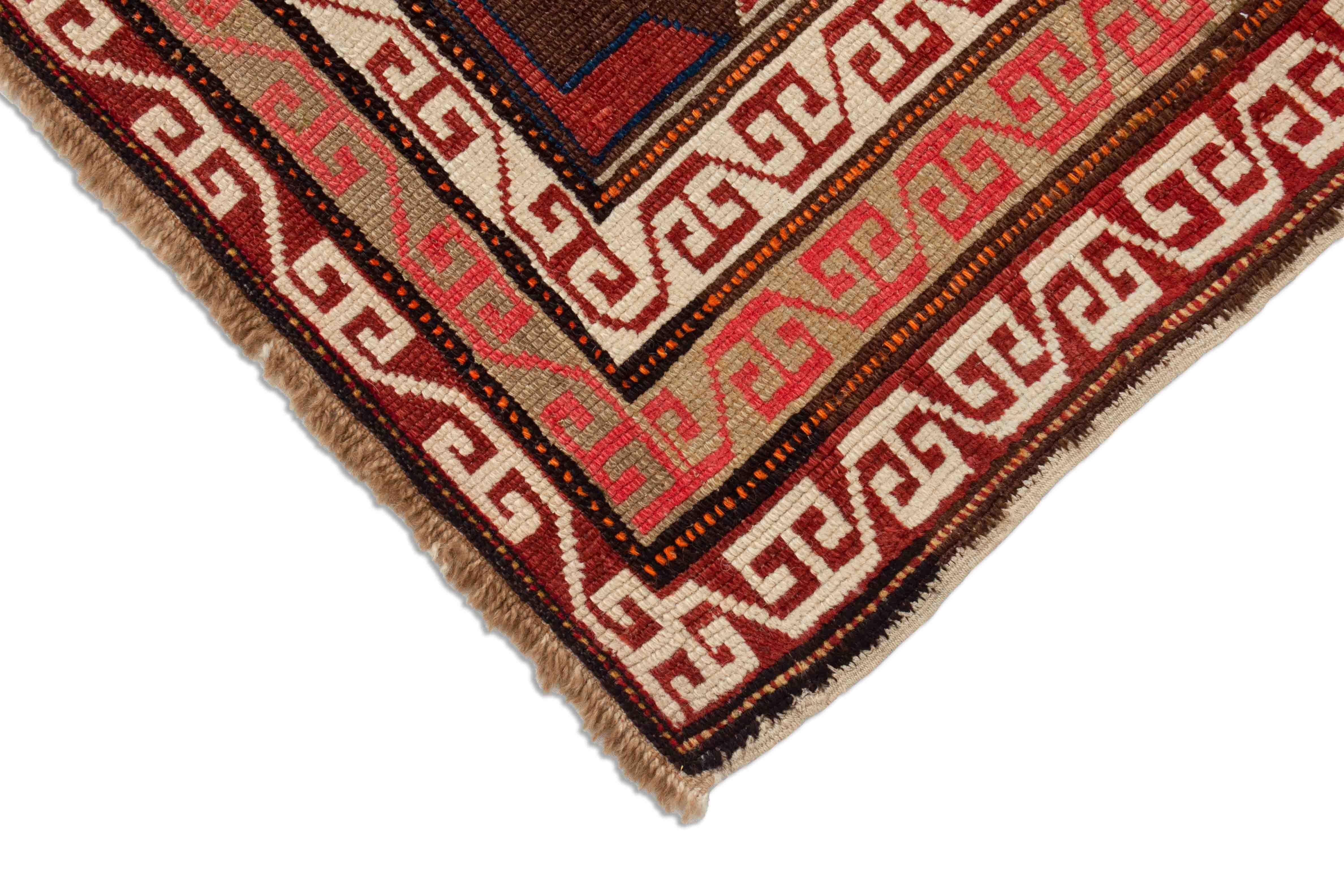 Eine Fotoaufnahme eines Perepedil Teppichs.