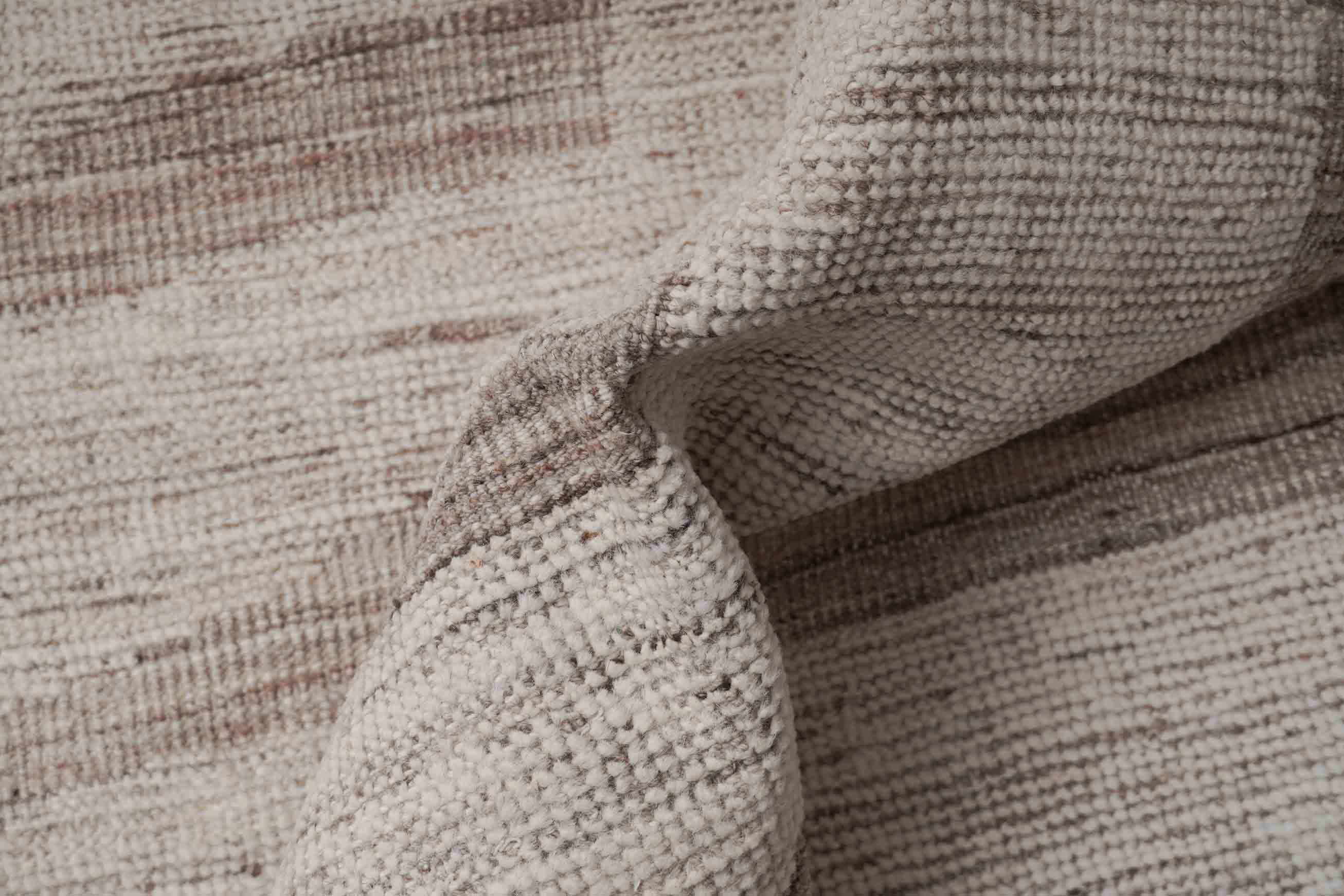 Beni Berber Teppich gestreit in beige und 363 cm x 281 cm groß