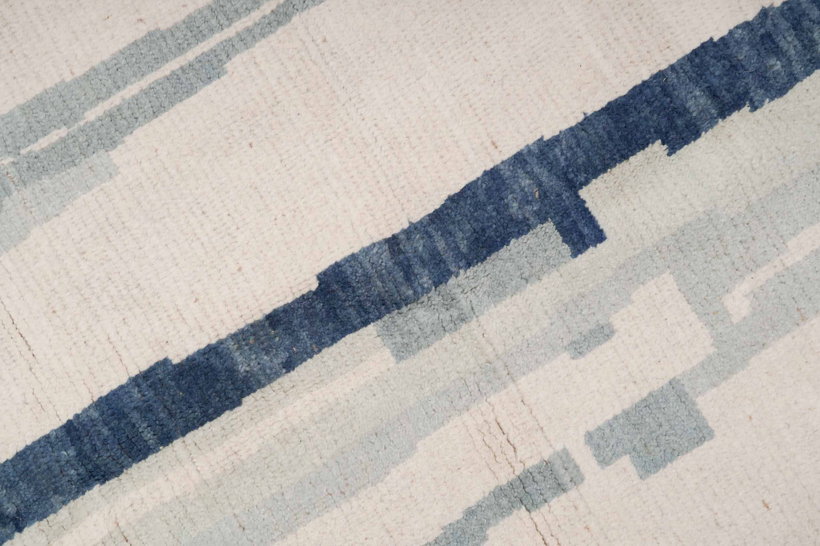 Melierter Beni Berber Teppich in cremeweiß, hellblau und 308 cm x 246 cm groß