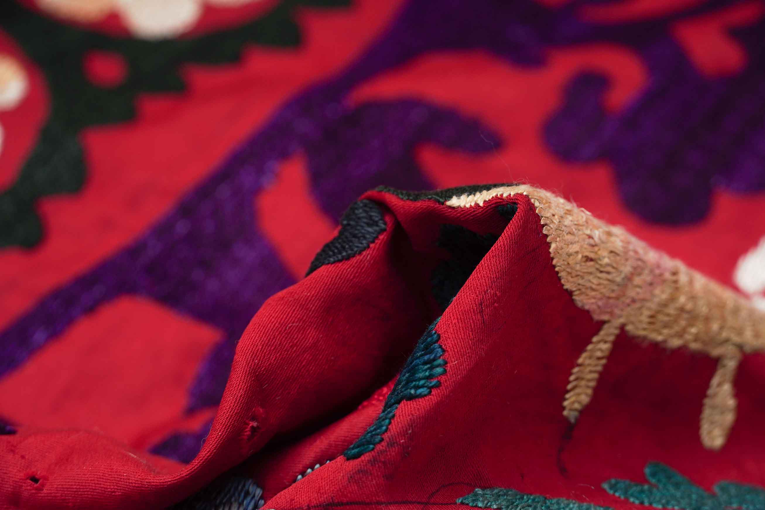 Alter Suzani | 187 cm x 150 cm | Nr. Z-1378