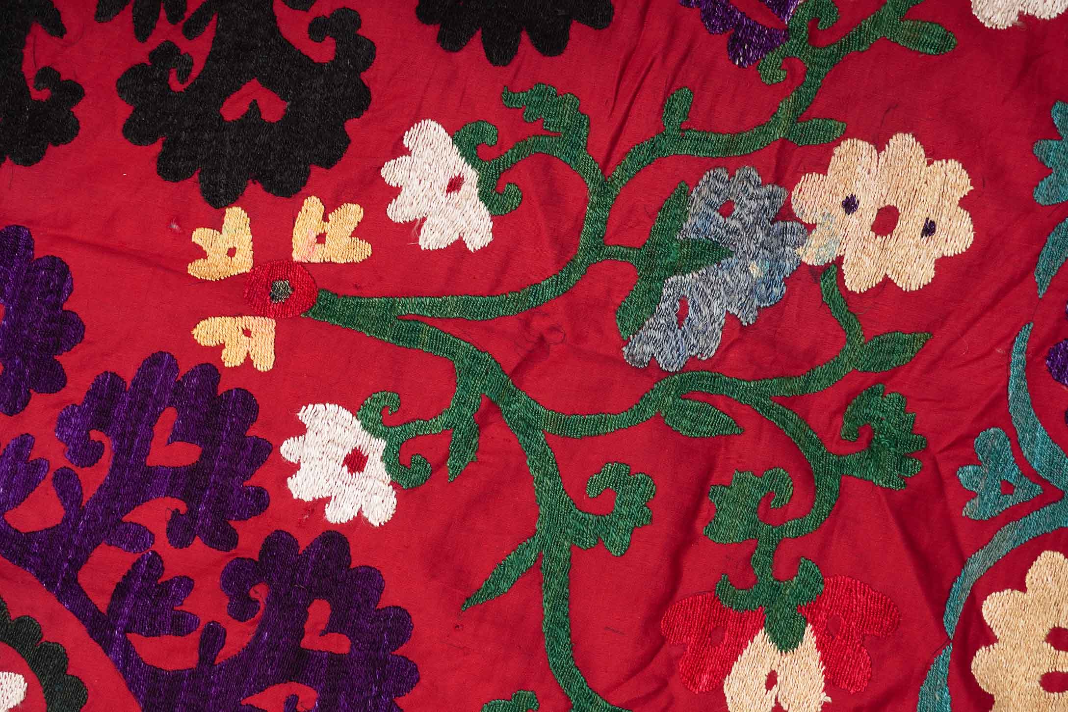 Alter Suzani | 187 cm x 150 cm | Nr. Z-1378