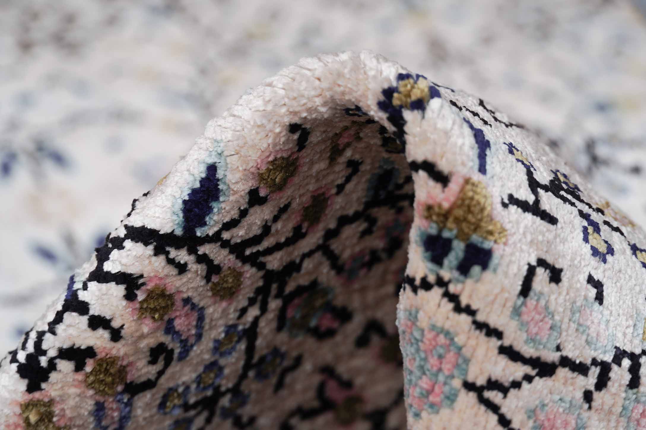 Türkischer Orientteppich aus reiner Seide | 139 cm x 73 cm | Nr. Z-1555