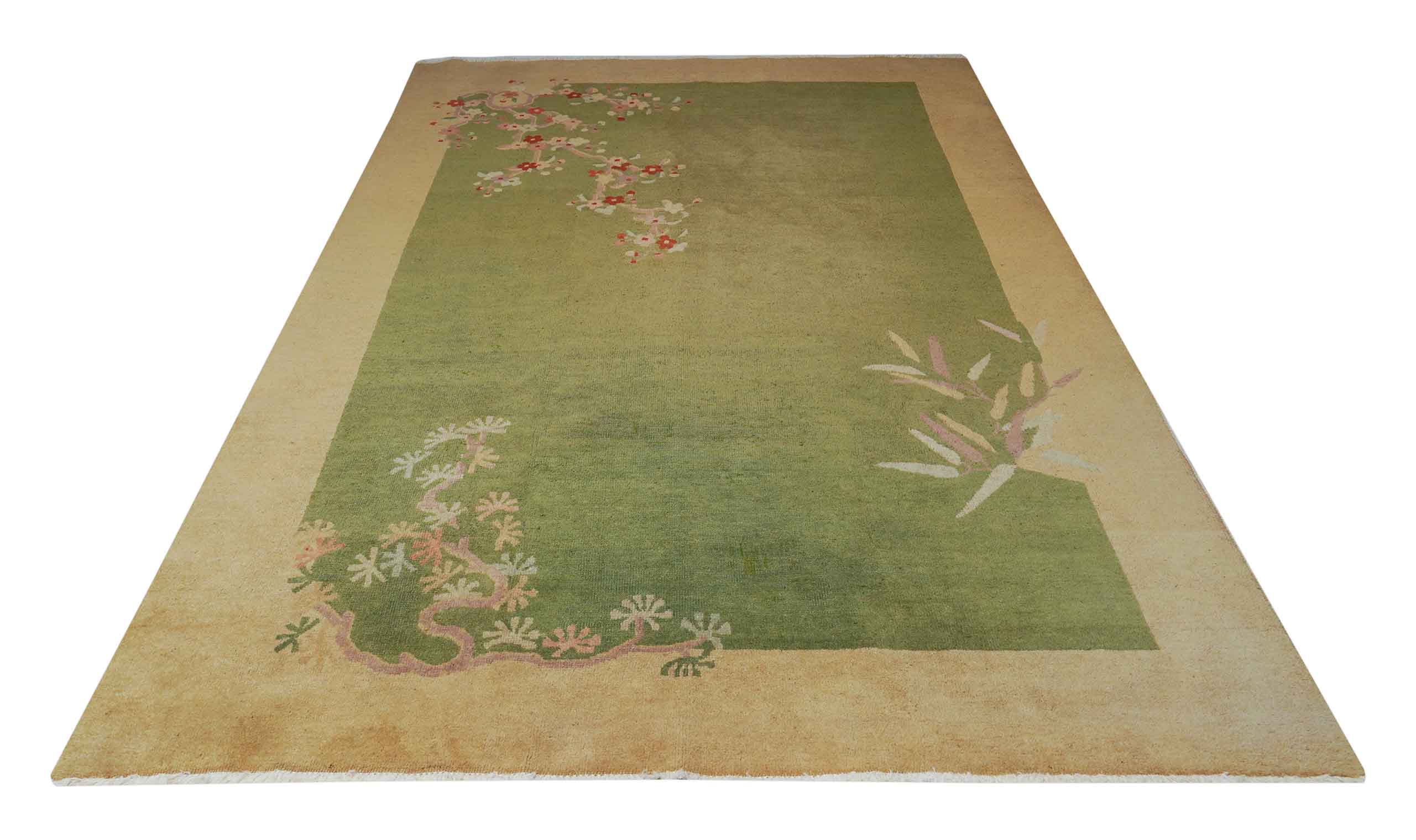 Antiker China Teppich in hellgrün und 265 cm x 183 cm groß