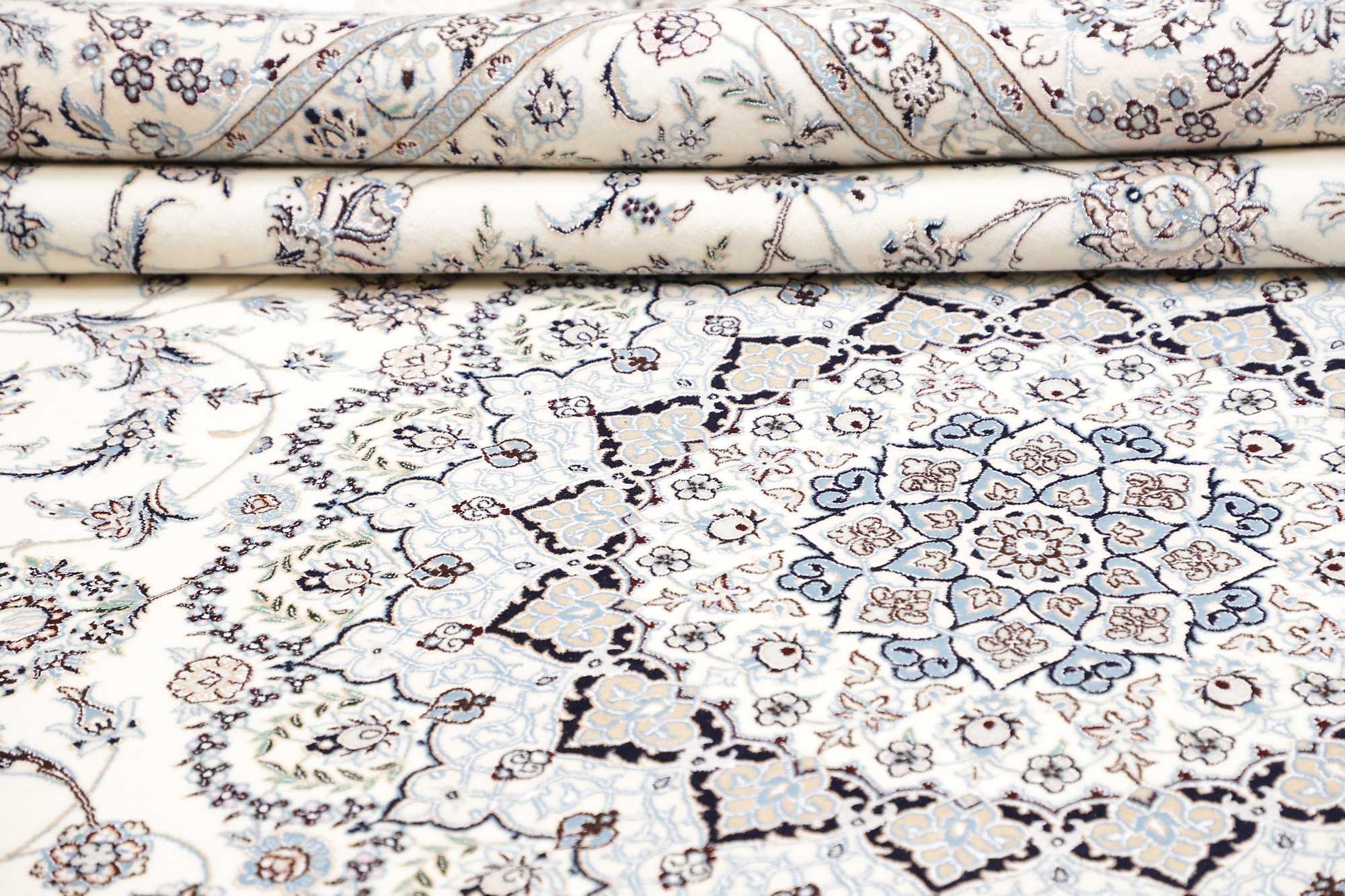 Nain | 369 cm x 262 cm | Nr. 12-352652