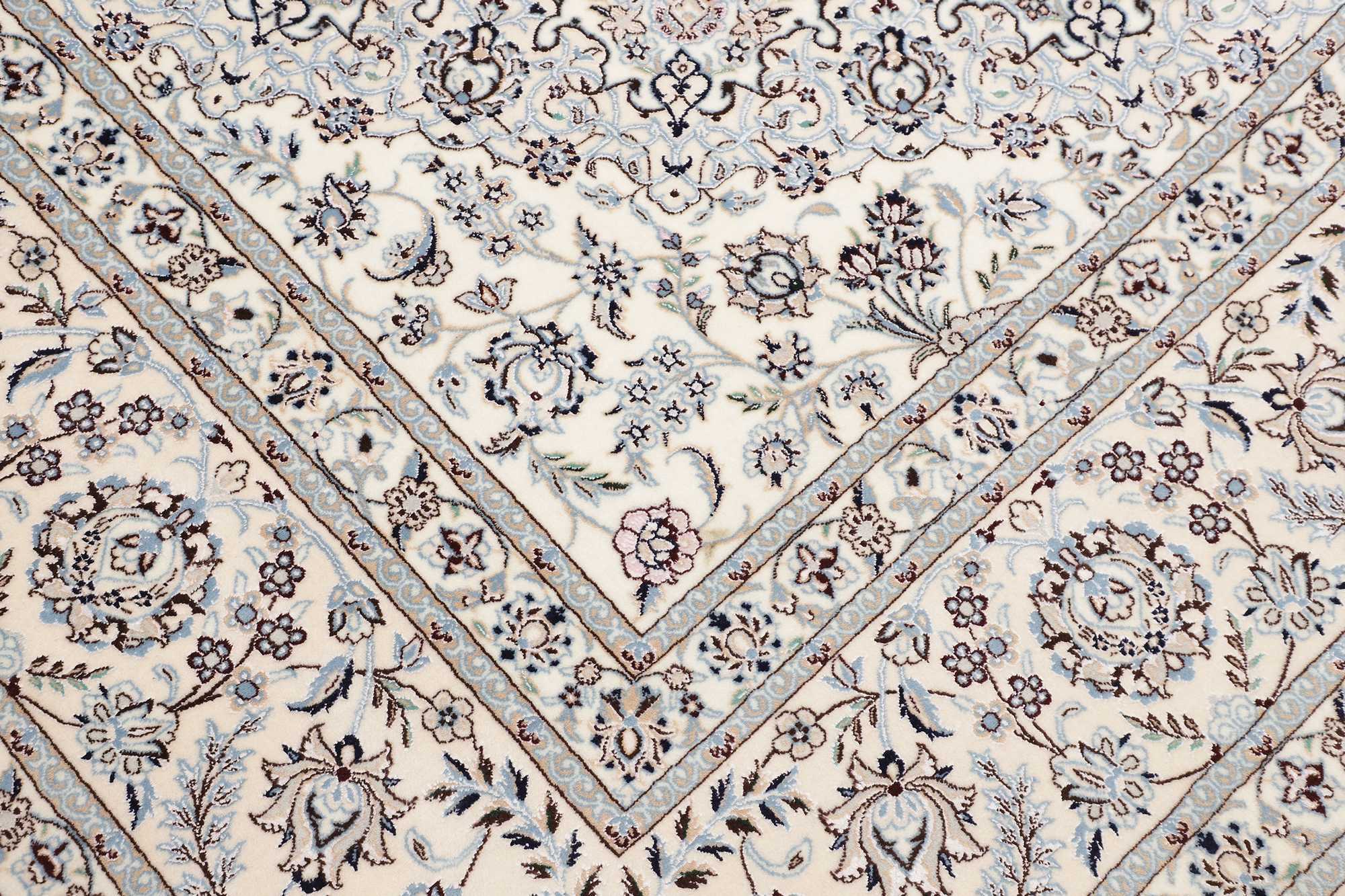 Nain | 369 cm x 262 cm | Nr. 12-352652