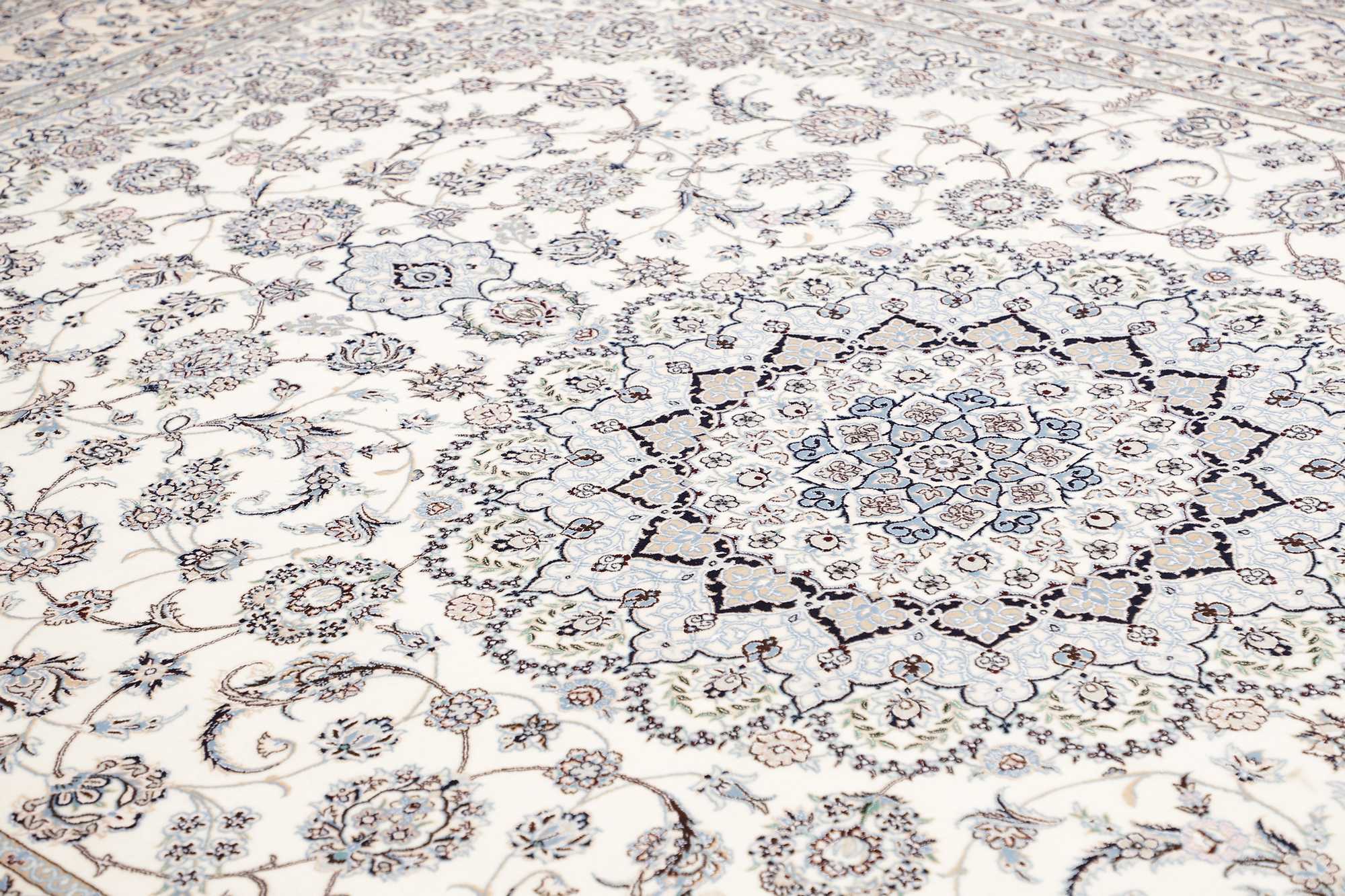 Nain | 369 cm x 262 cm | Nr. 12-352652