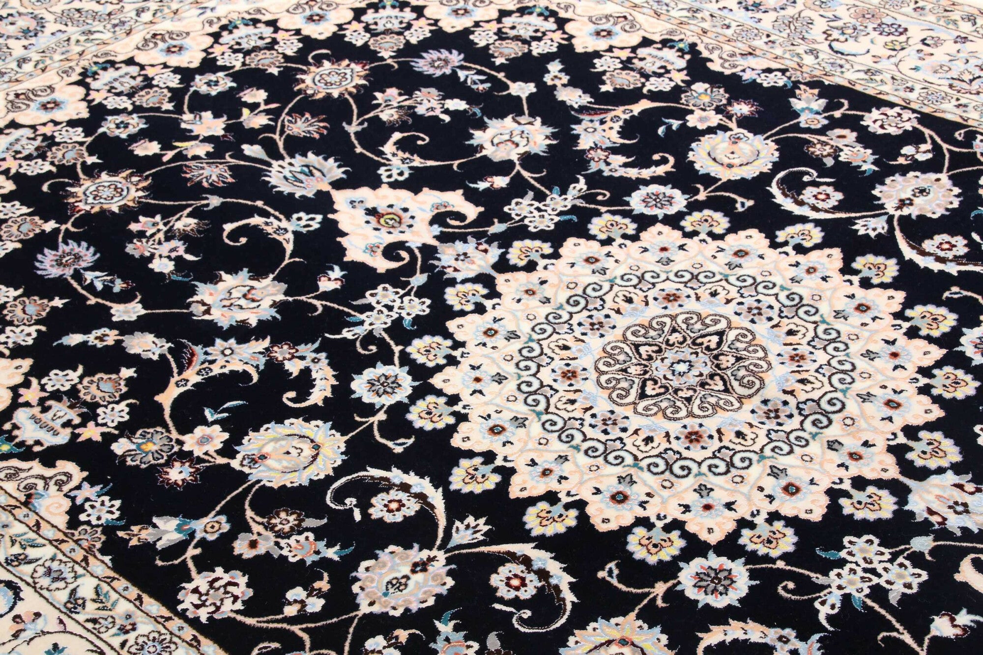 Nain | 245 cm x 158 cm | Nr. 12-352881