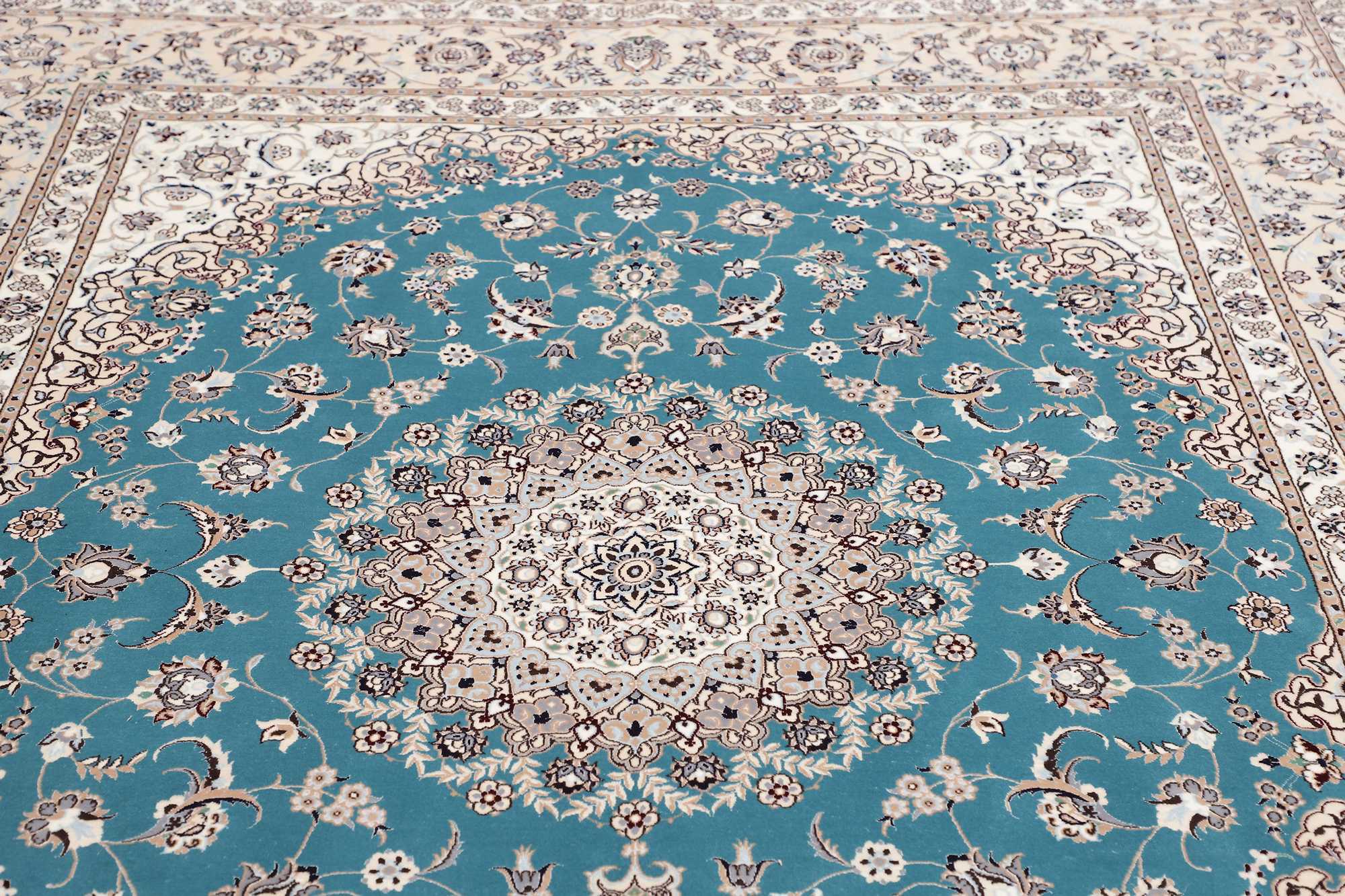 Nain | 250 cm x 207 cm | Nr. 12-352911