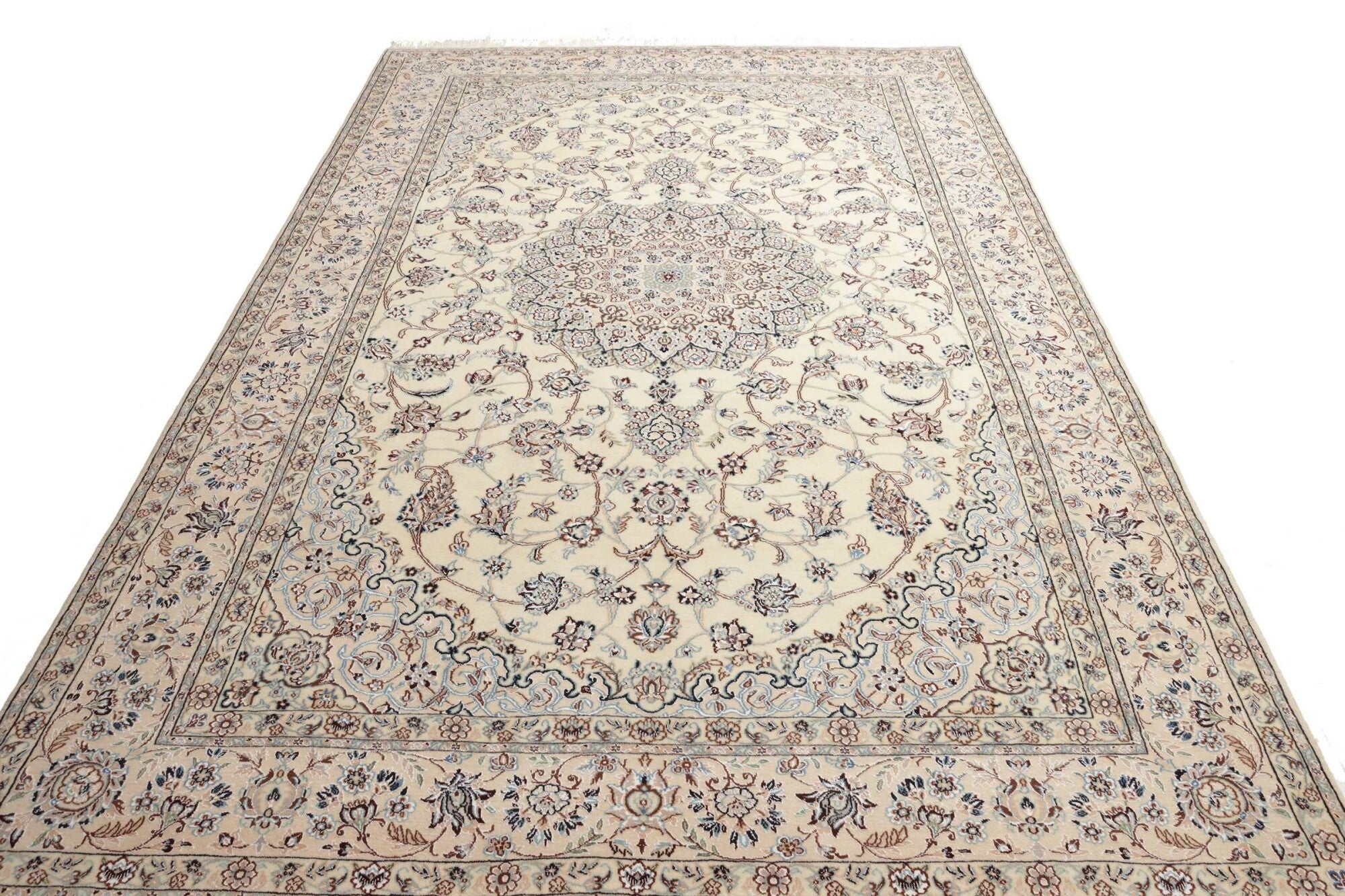 Nain | 332 cm x 210 cm | Nr. 12-393388