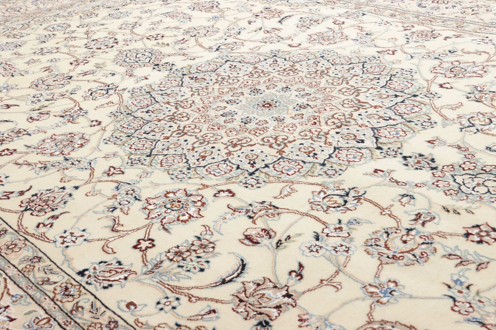 Nain | 332 cm x 210 cm | Nr. 12-393388