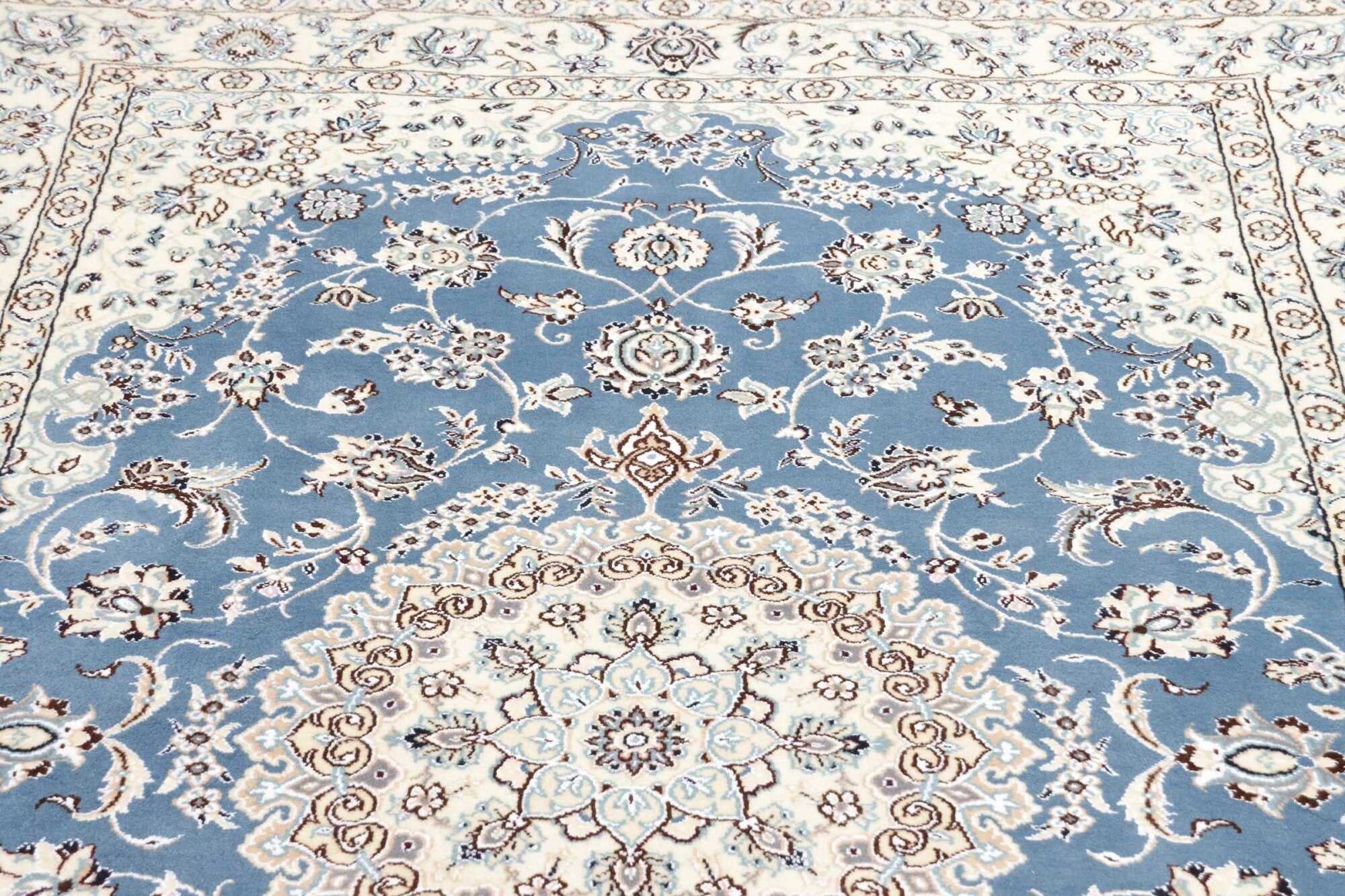 Nain | 236 cm x 150 cm | Nr. 12-401465