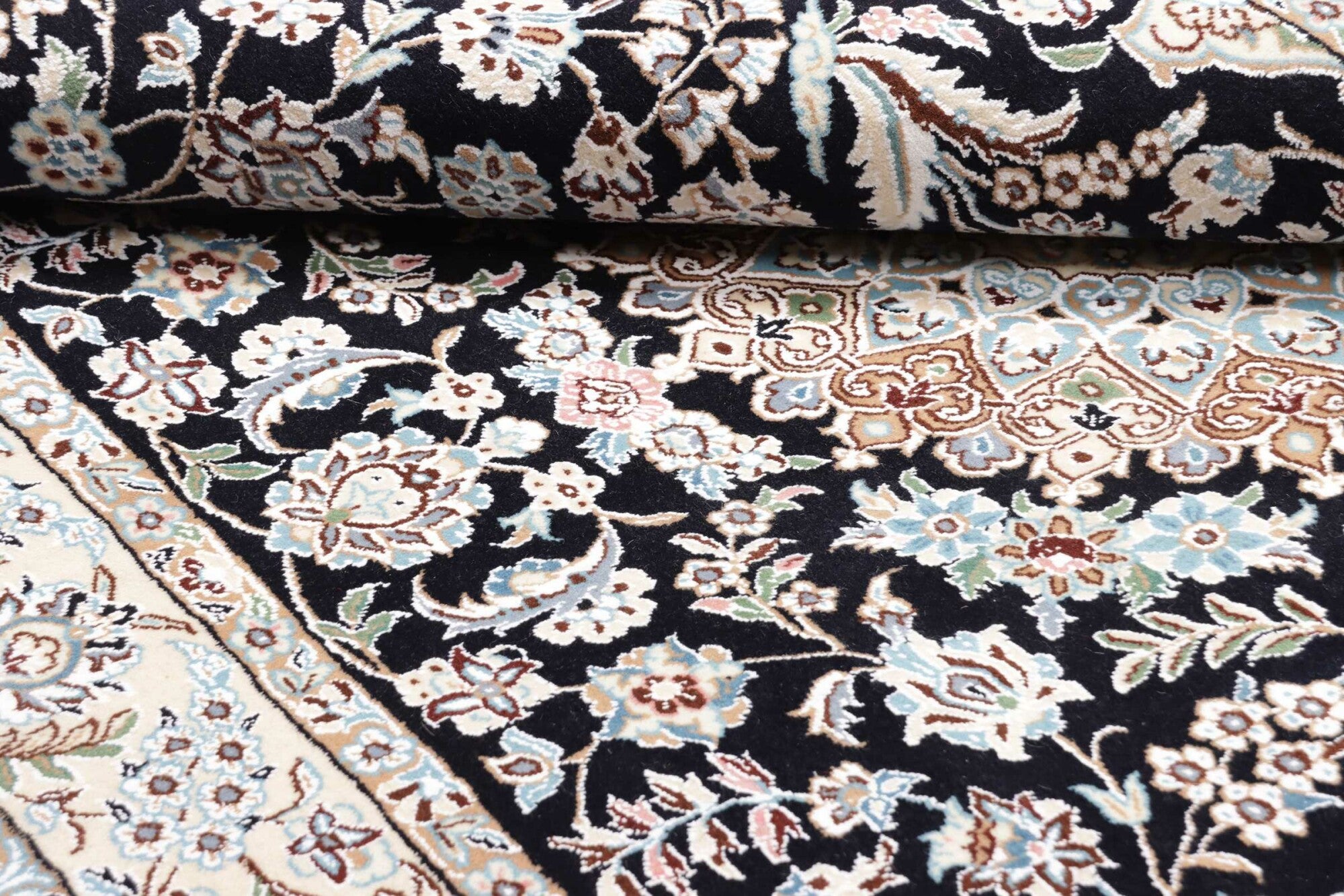 Nain | 247 cm x 143 cm | Nr. 12-401598