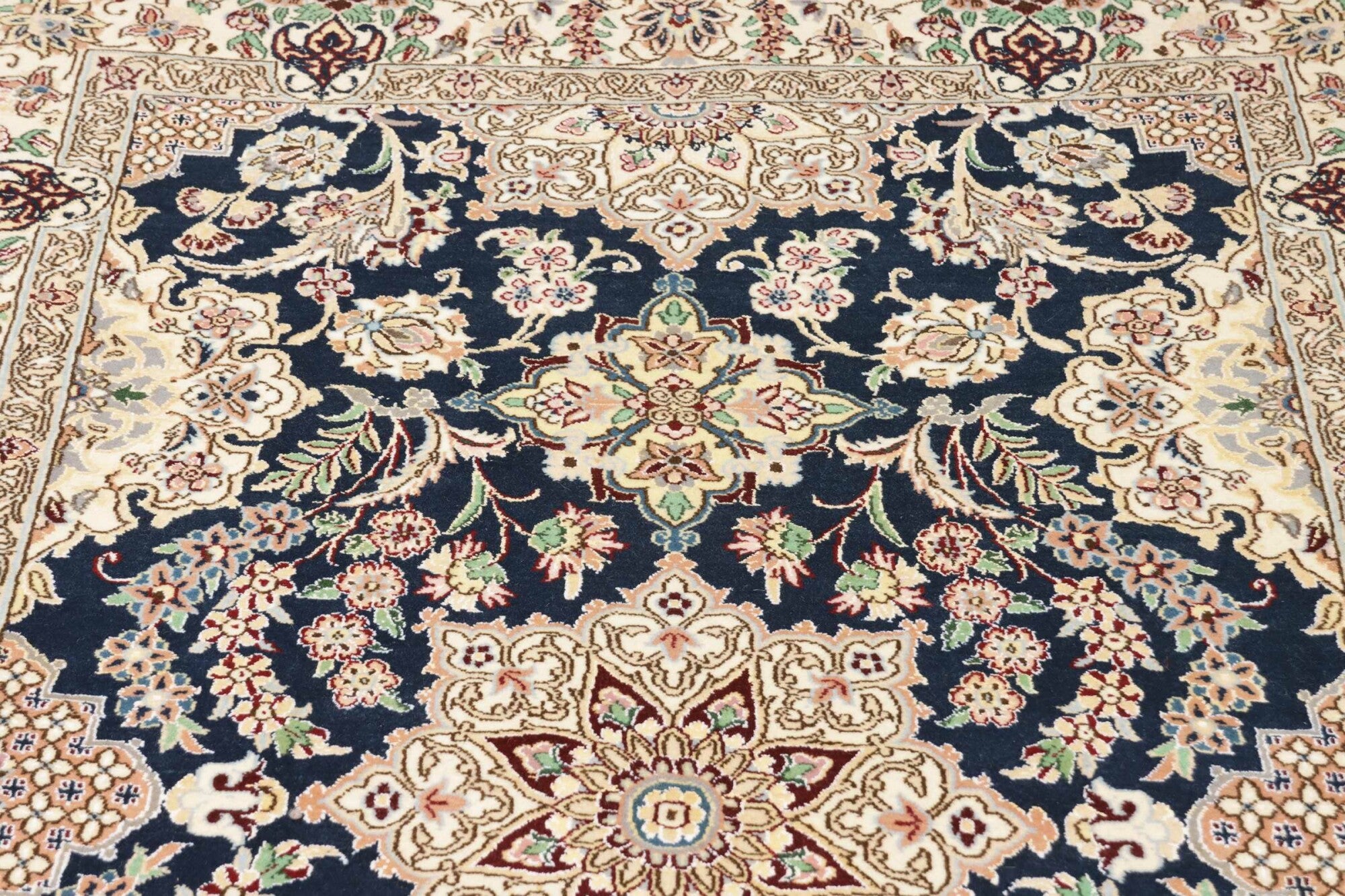 Nain | 197 cm x 124 cm | Nr. 12-416162