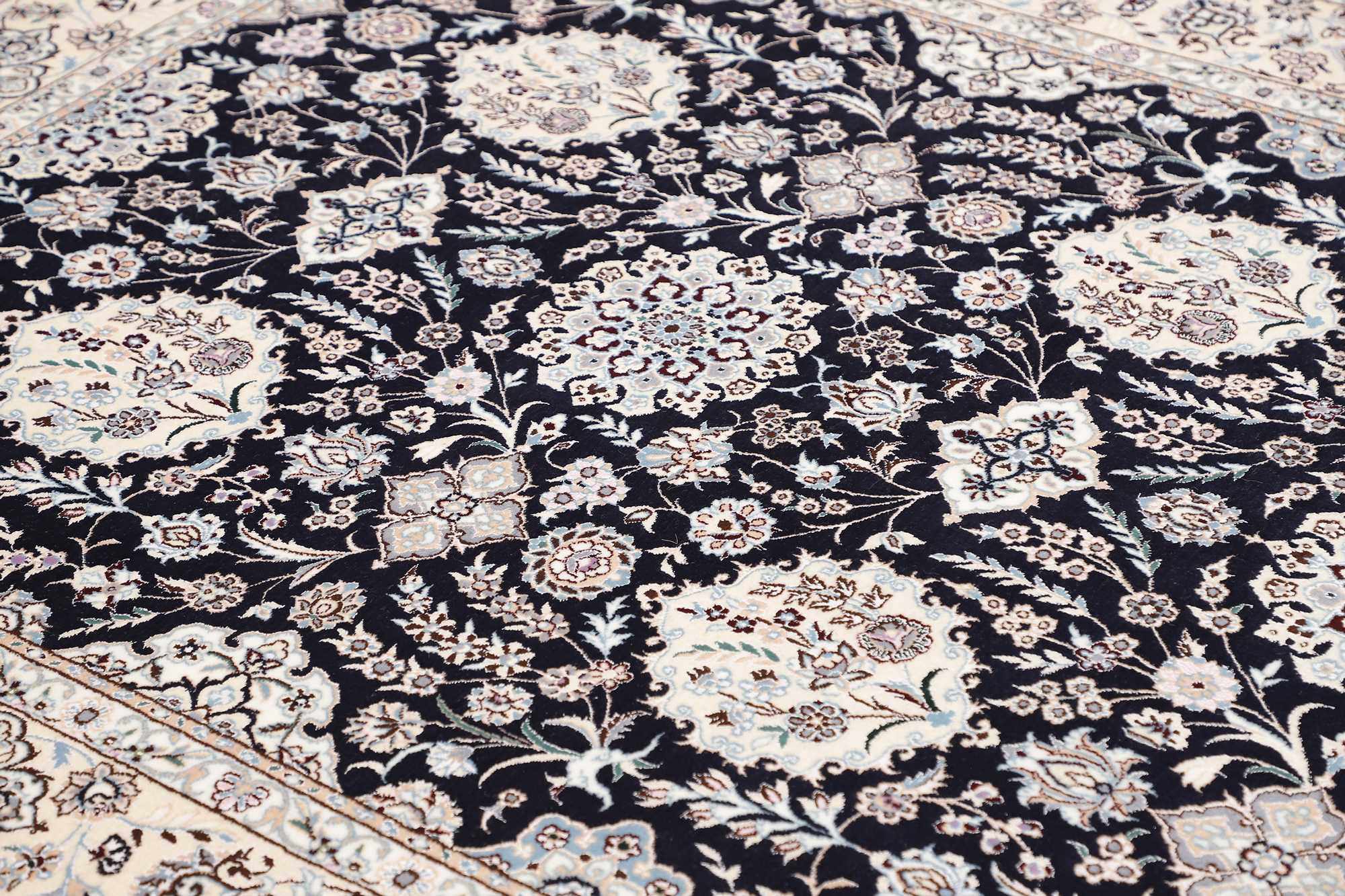 Nain | 235 cm x 156 cm | Nr. 12-445560