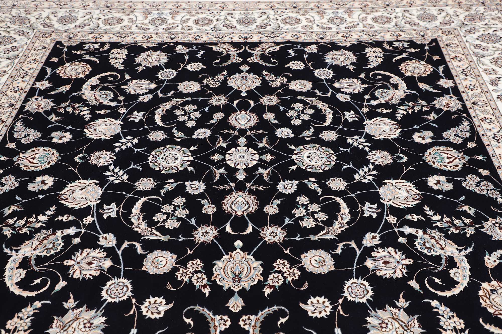 Nain | 261 cm x 260 cm | Nr. 12-445583