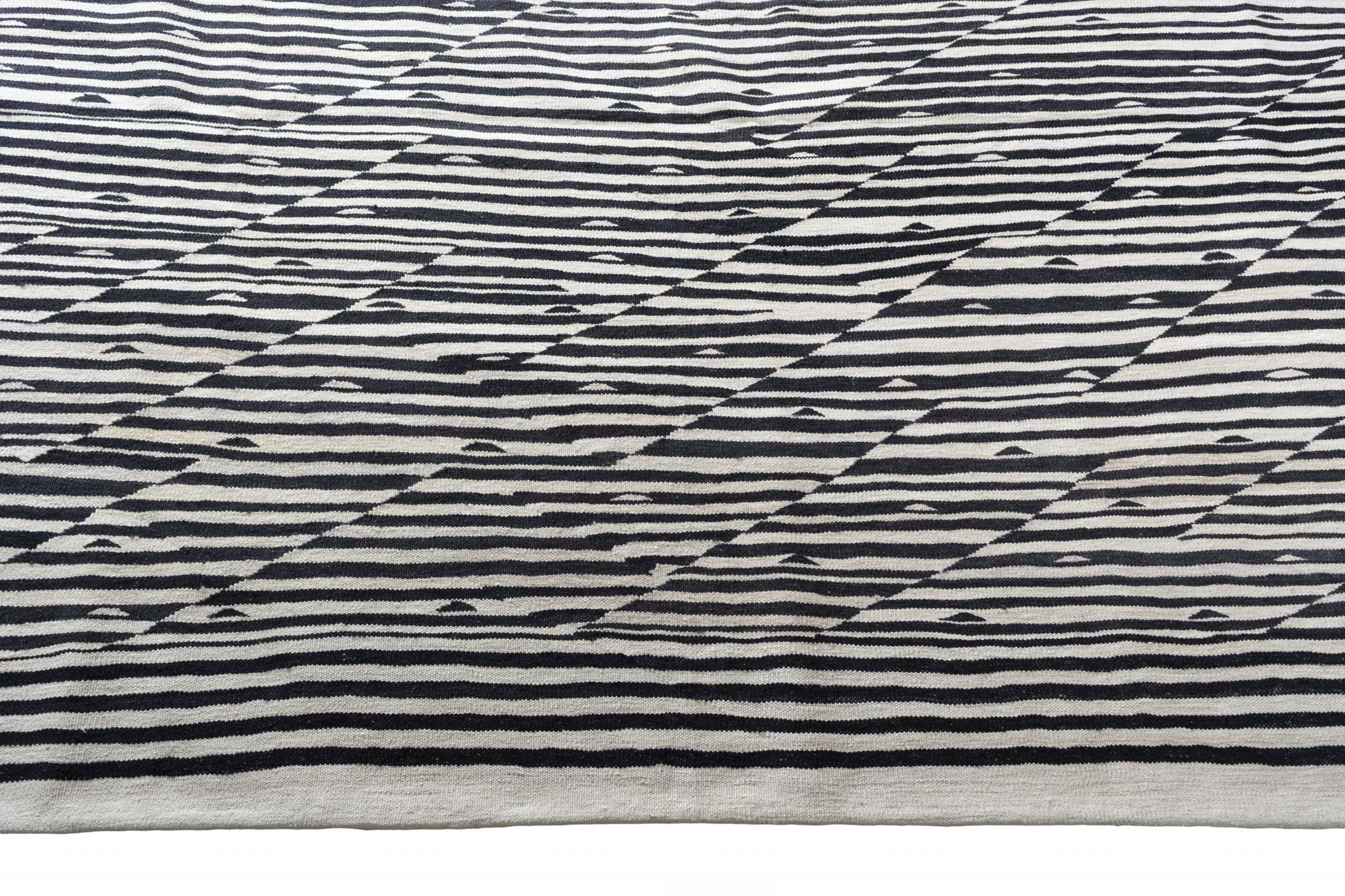 Kelim | 388 cm x 302 cm | Nr. 14-45147