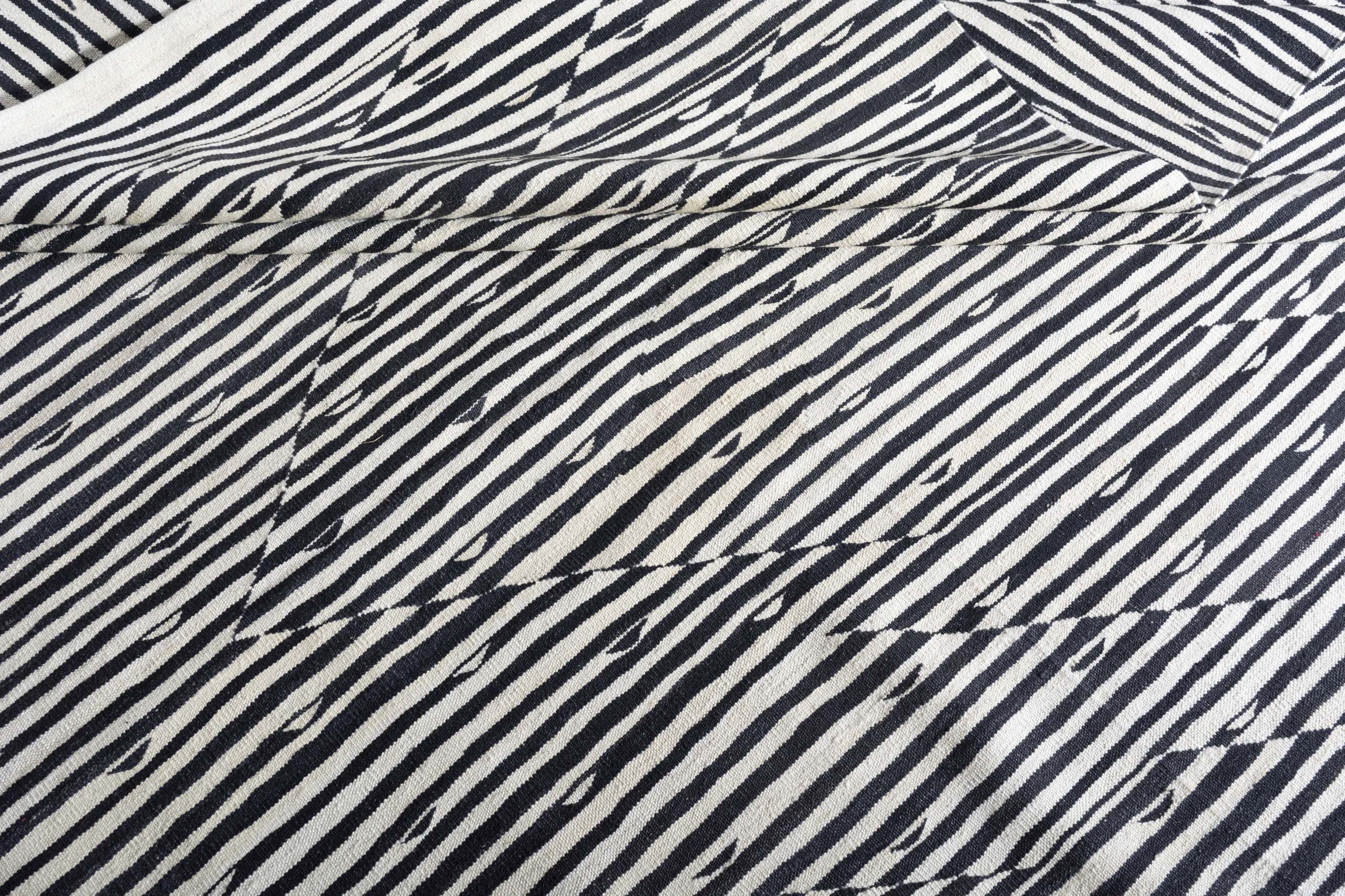 Kelim | 388 cm x 302 cm | Nr. 14-45147